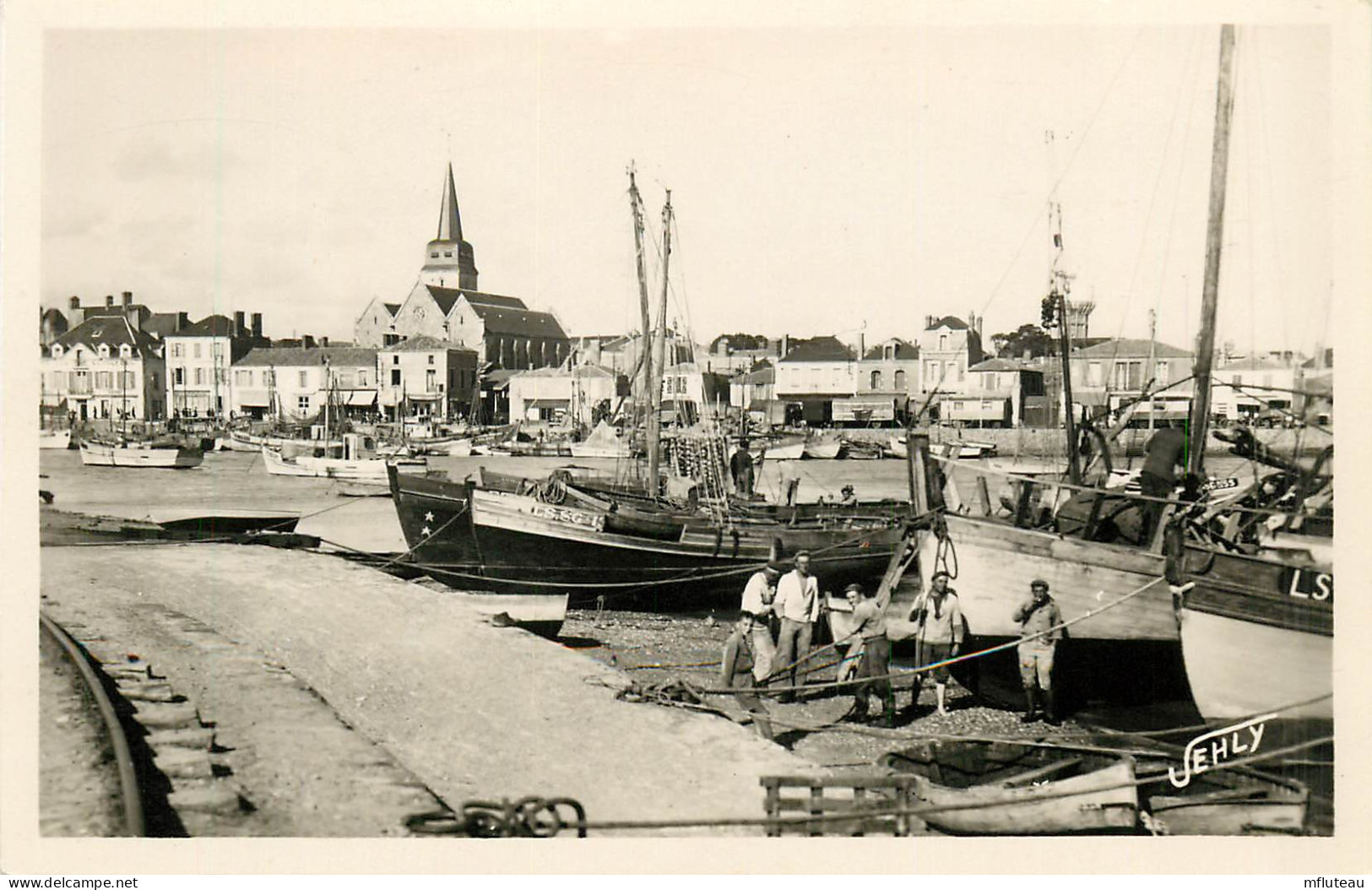 85* ST GILLES SUR VIE  Le Port  (CPSM 9x14cm)        RL09.0822 - Saint Gilles Croix De Vie