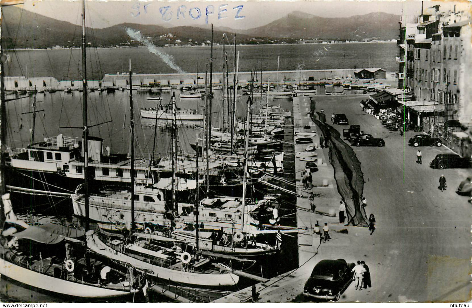 83* ST TROPEZ Quais Du Port  (CPSM 9x14cm)       RL09.0748 - Saint-Tropez