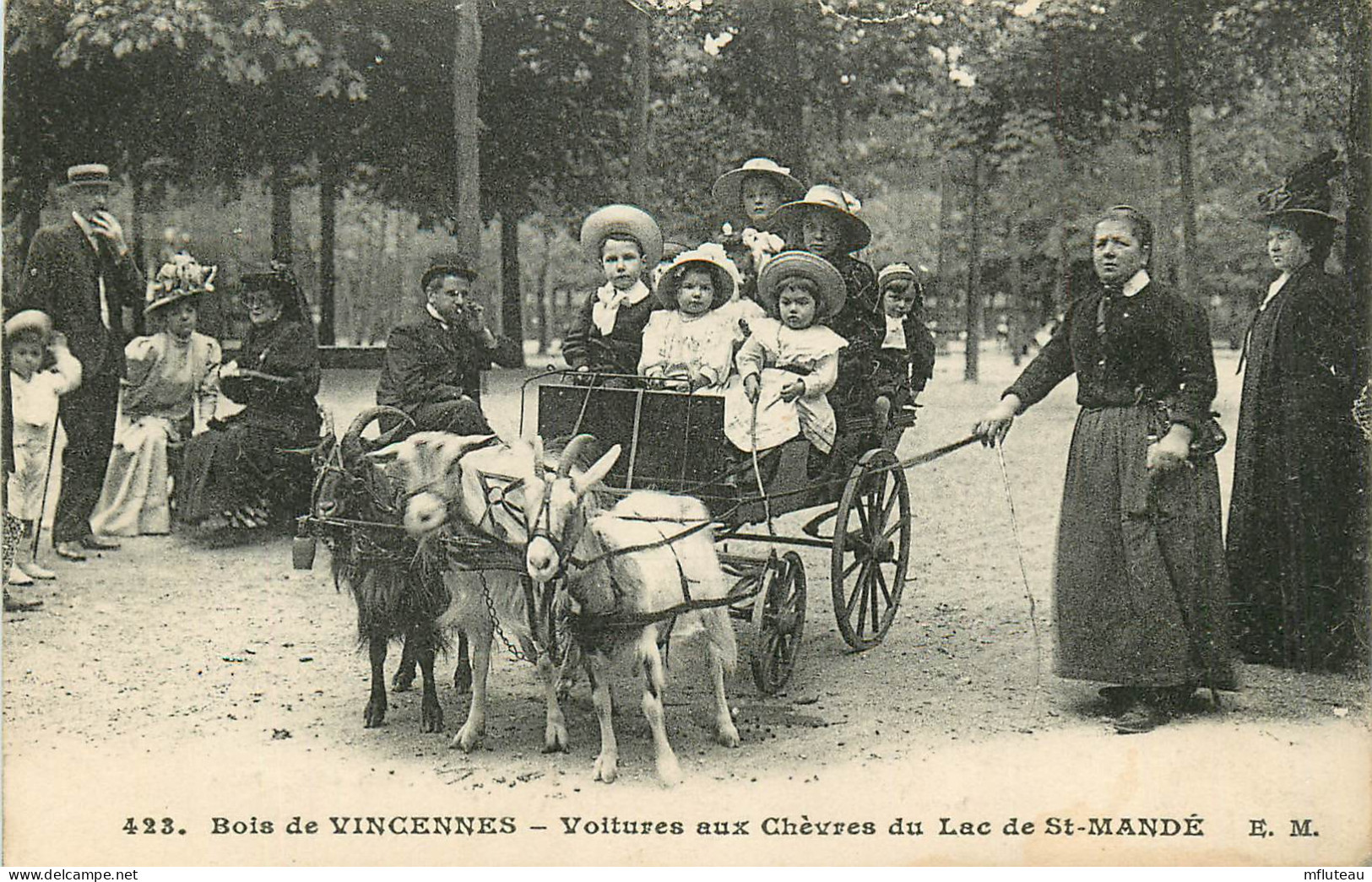 94* VINCENNES  Voitures Aux Chevres  Lac De St Mande     RL10.0976 - Vincennes