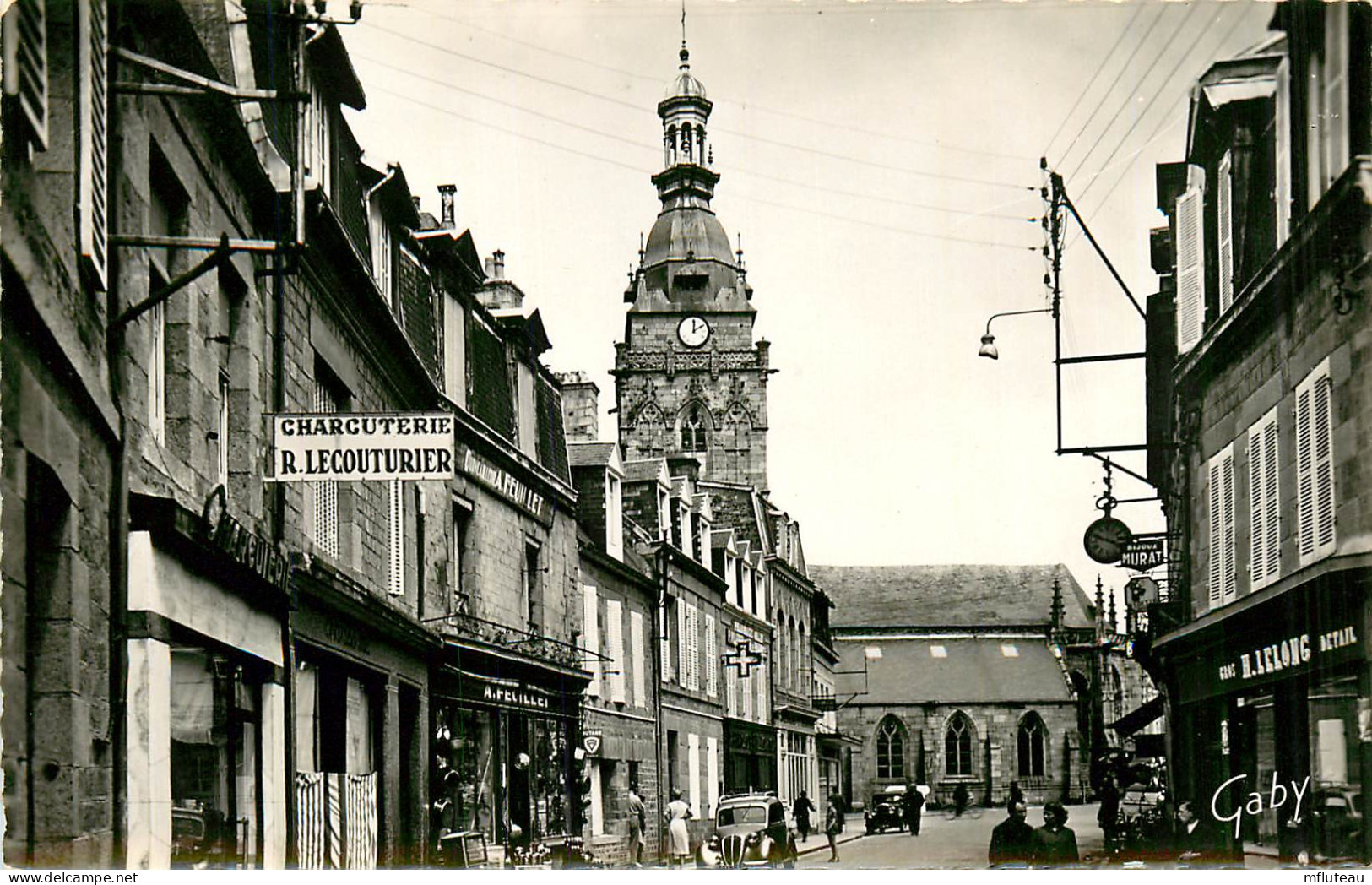 50* VILLEDIEU LES POELES    Rue Gambetta  (CPSM 9x14cm)   RL11.0477 - Villedieu