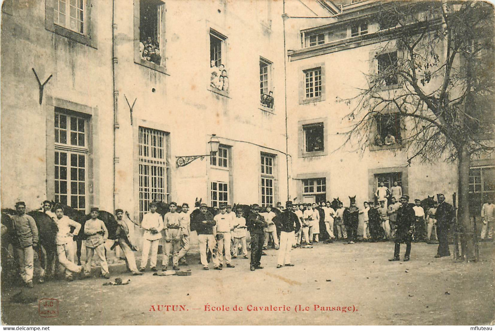 71* AUTUN  Ecole De Cavalerie  - Le Pansage    RL12.0653 - Casernes