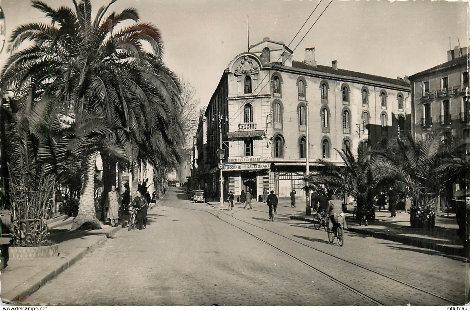 66* PERPIGNAN  Place Arago CPSM (9x14cm)    RL12.0470 - Perpignan