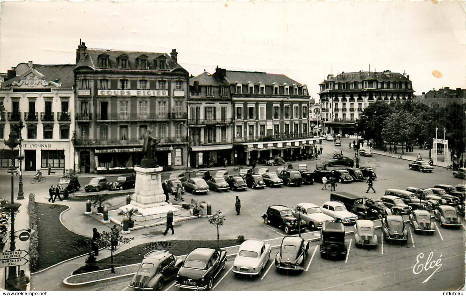 65* TARBES Place De Verdun  CPSM (9x14cm)   RL12.0414 - Tarbes