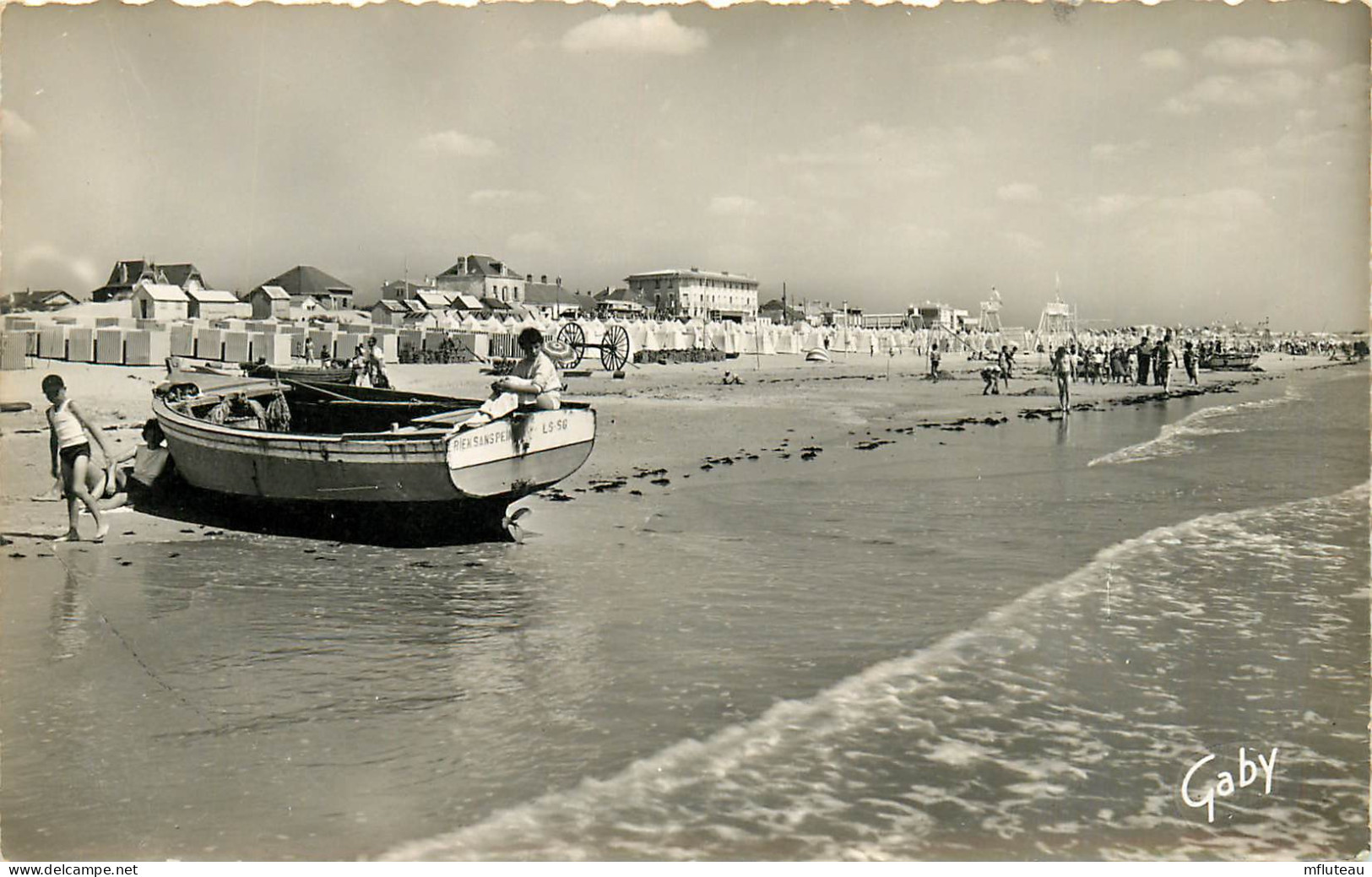 85* ST JEAN DE MONTS  La Plage (CPSM 9x14cm)      RL13.0515 - Saint Jean De Monts