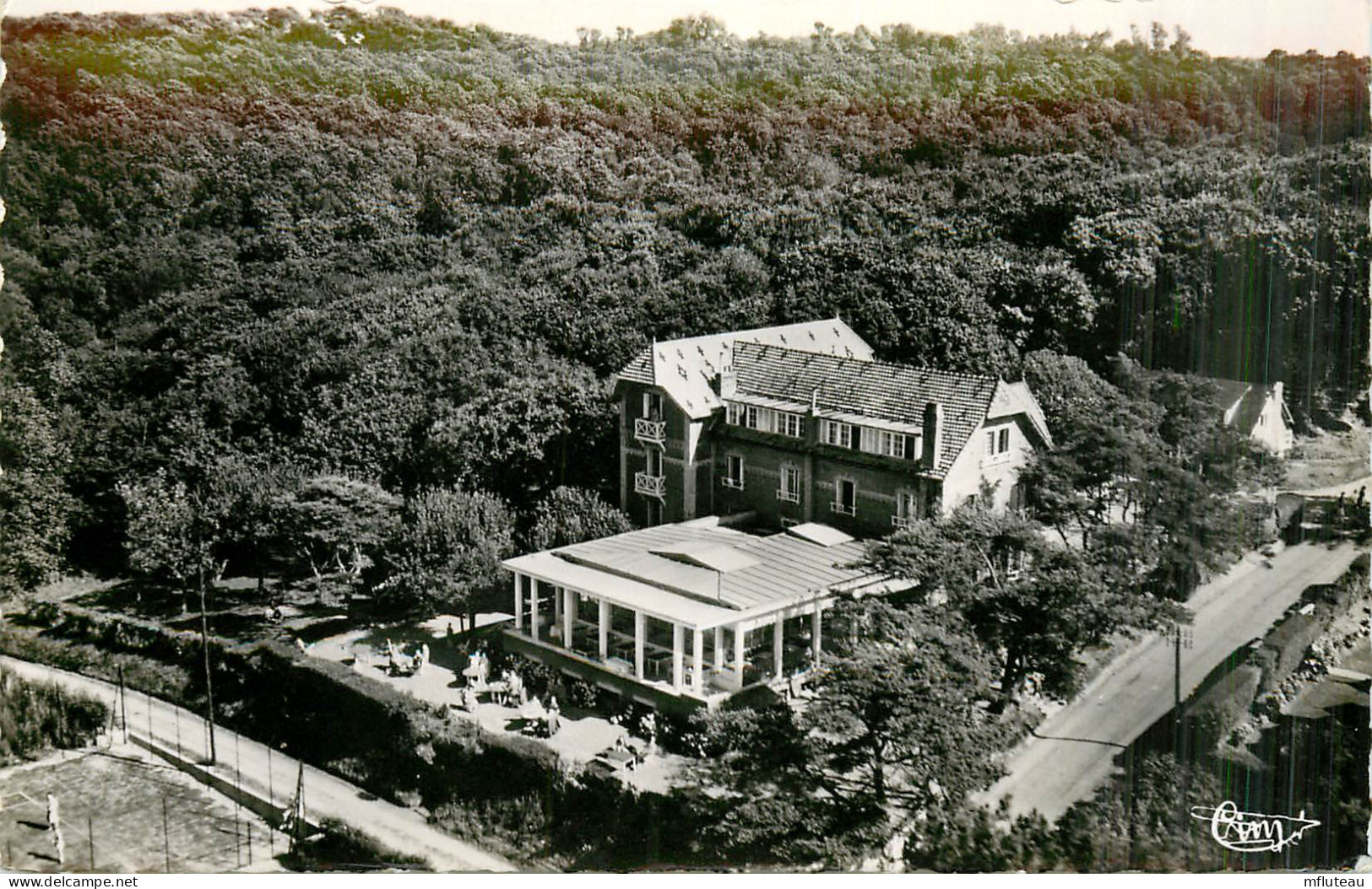 76* VARENGEVILLE  Hotel De La Terrasse  (cpsm 9x14cm)         RL27,1219 - Varengeville Sur Mer