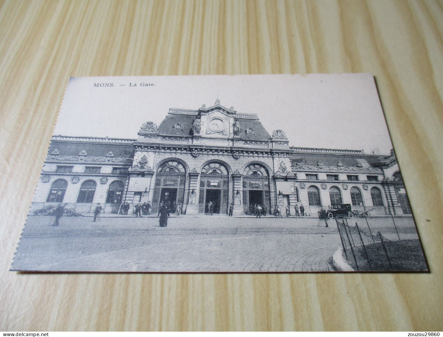 CPA Mons (Belgique).La Gare - Carte Animée. - Mons