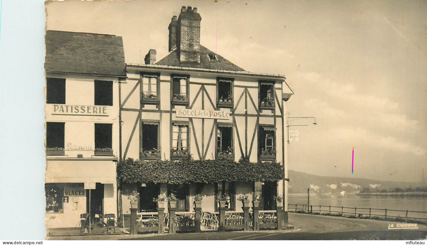 76* LA BOUILLE  Hotel De La Poste (cpsm 9x14cm)            RL27,0987 - La Bouille