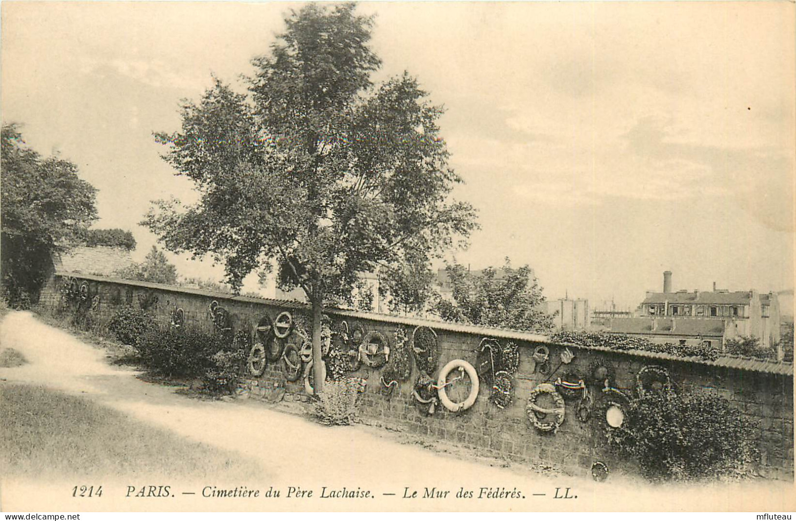 75* PARIS (20)  Pere Lachaise  Mur Des Federes          RL27,0977 - Paris (18)