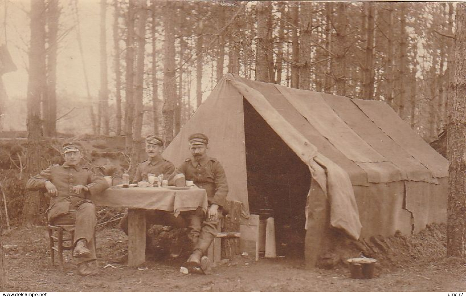 AK Foto Gruppe Deutsche Soldaten Beim Essen Vor Dem Zelt - 1917 (69539) - War 1914-18