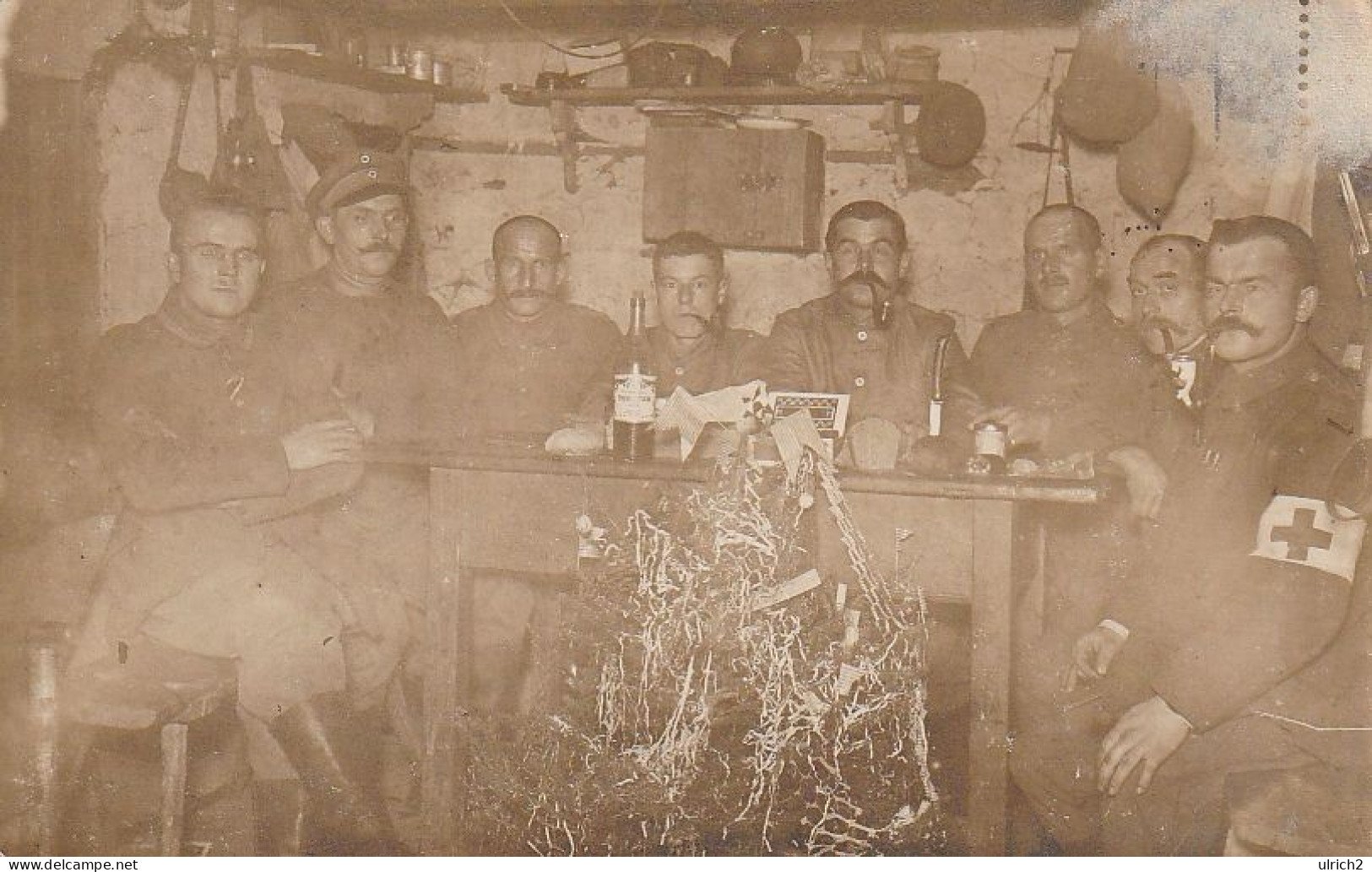 AK Foto Gruppe Deutsche Soldaten Bei Weihnachtsfeier - Weihnachtsbaum Sanitäter - 1. WK (69541) - War 1914-18