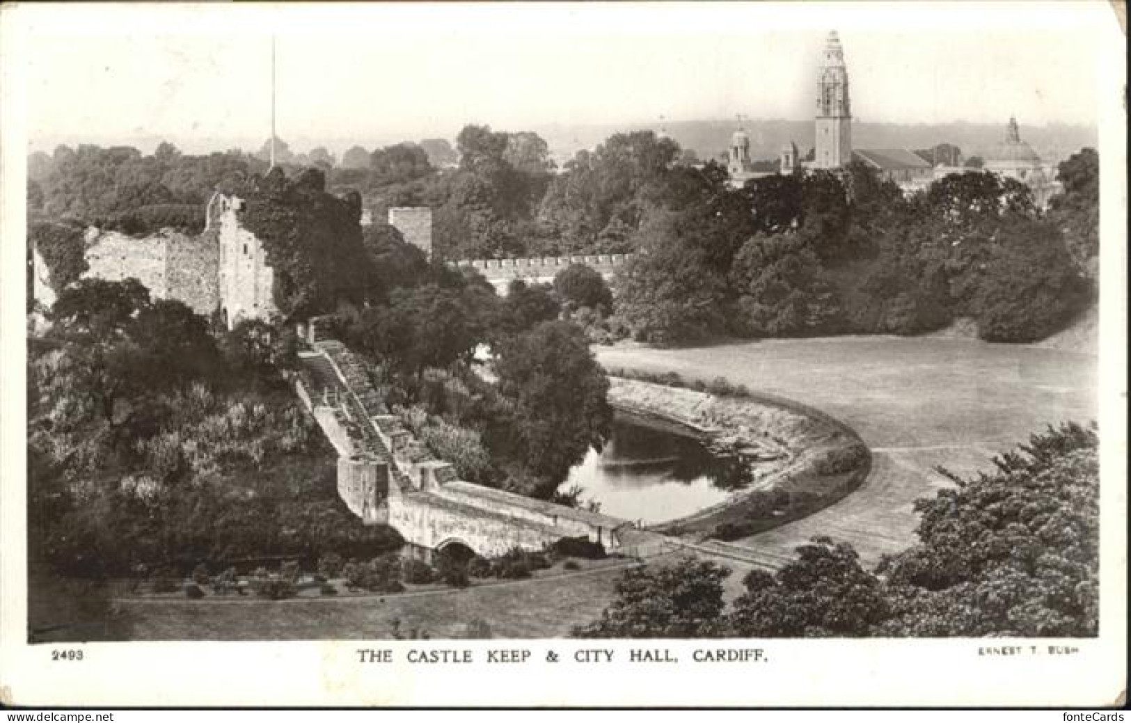 11004228 Cardiff Wales Castle Keep & City Hall Cardiff - Autres & Non Classés
