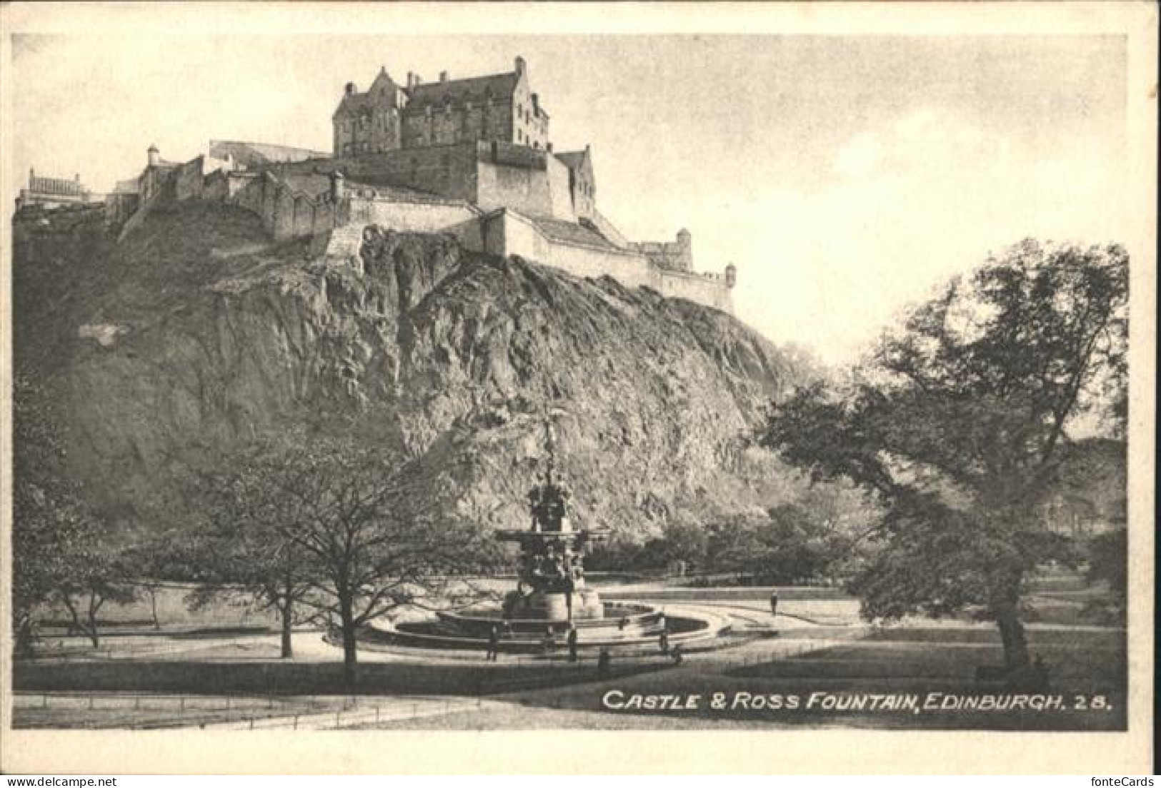 10990415 Edinburgh Castle Ross Fountain  Edinburgh - Autres & Non Classés