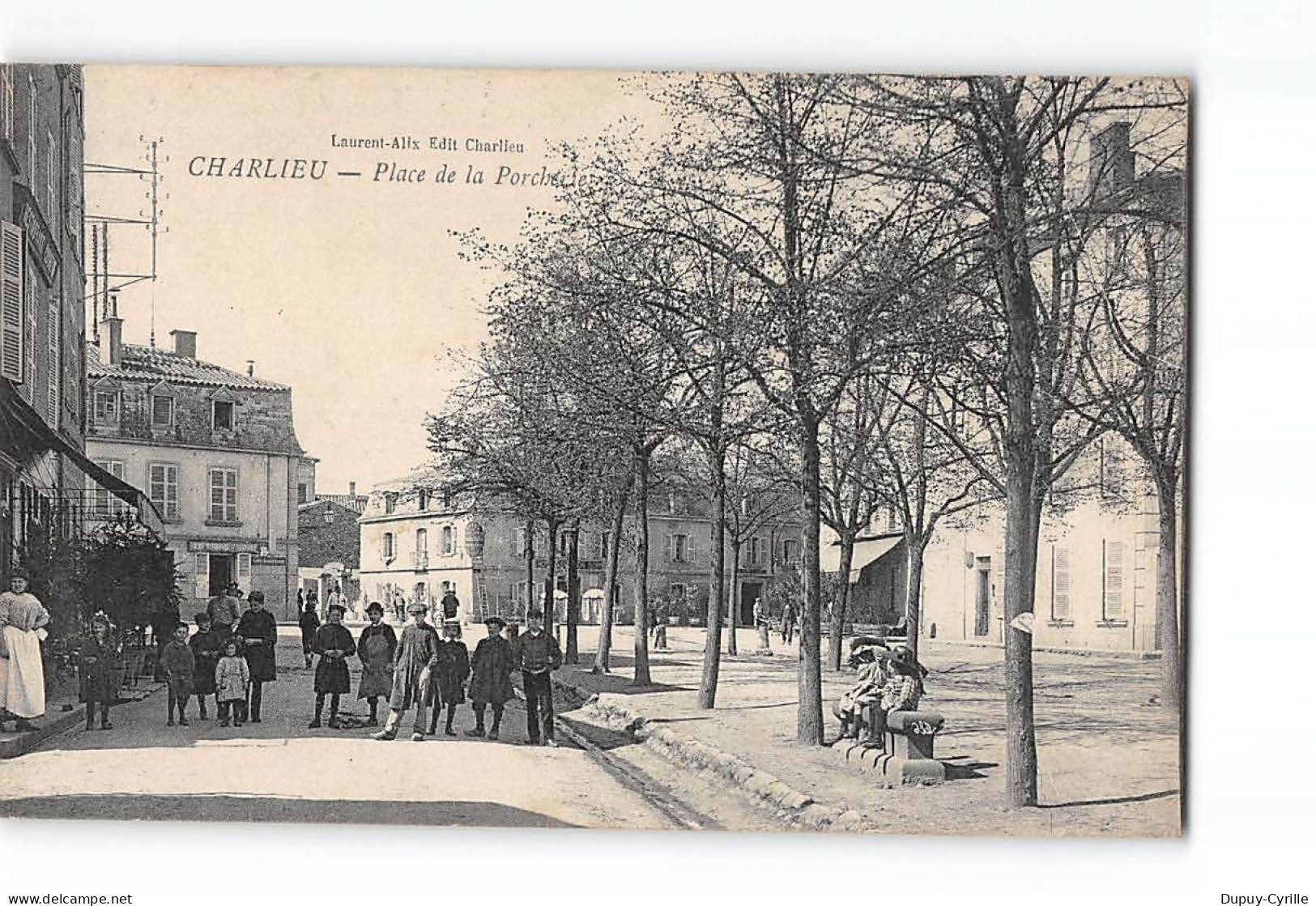 CHARLIEU - Place De La Porcherie - Très Bon état - Charlieu