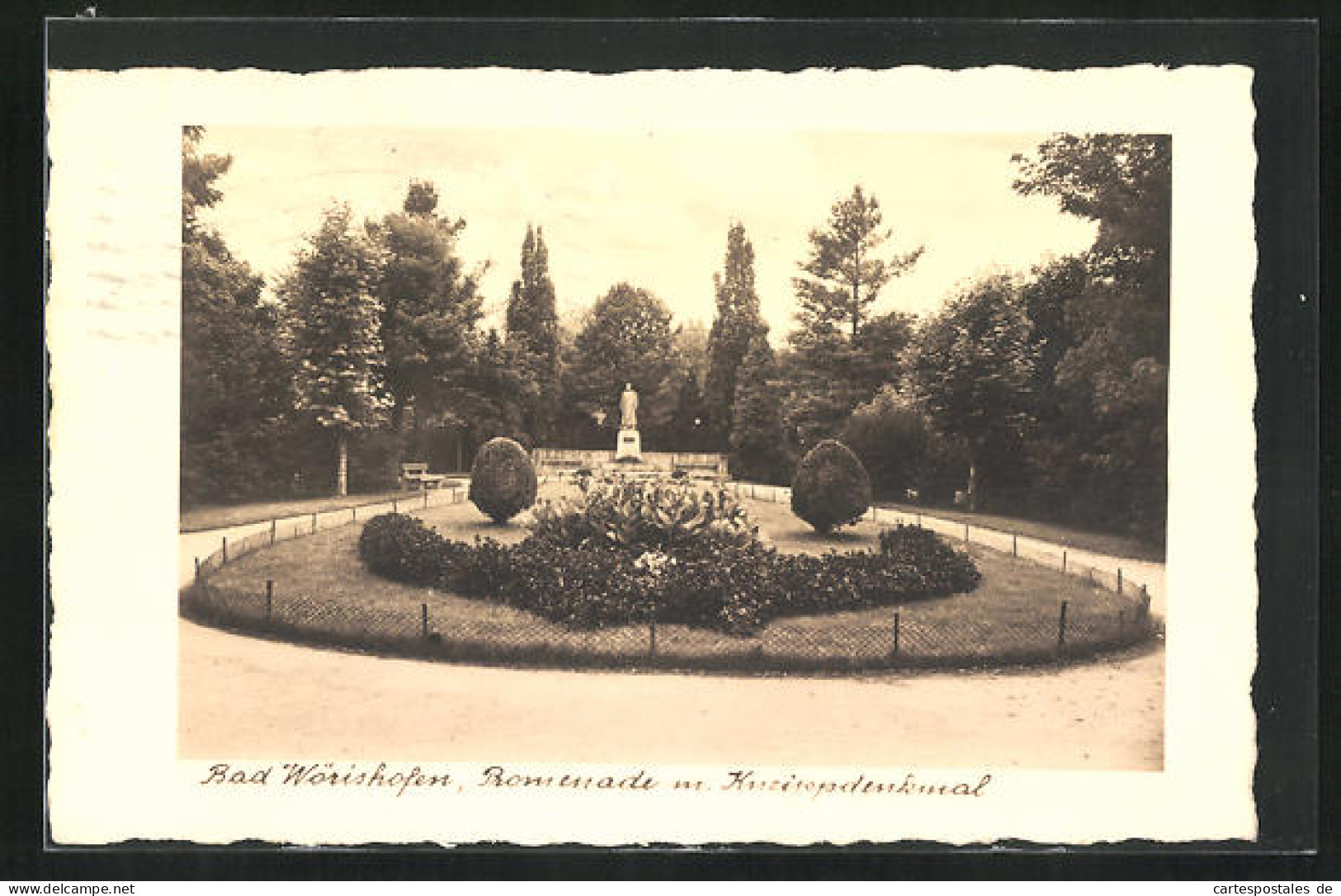 AK Bad Wörishofen, Promenade M. Kriegerdenkmal  - Bad Woerishofen