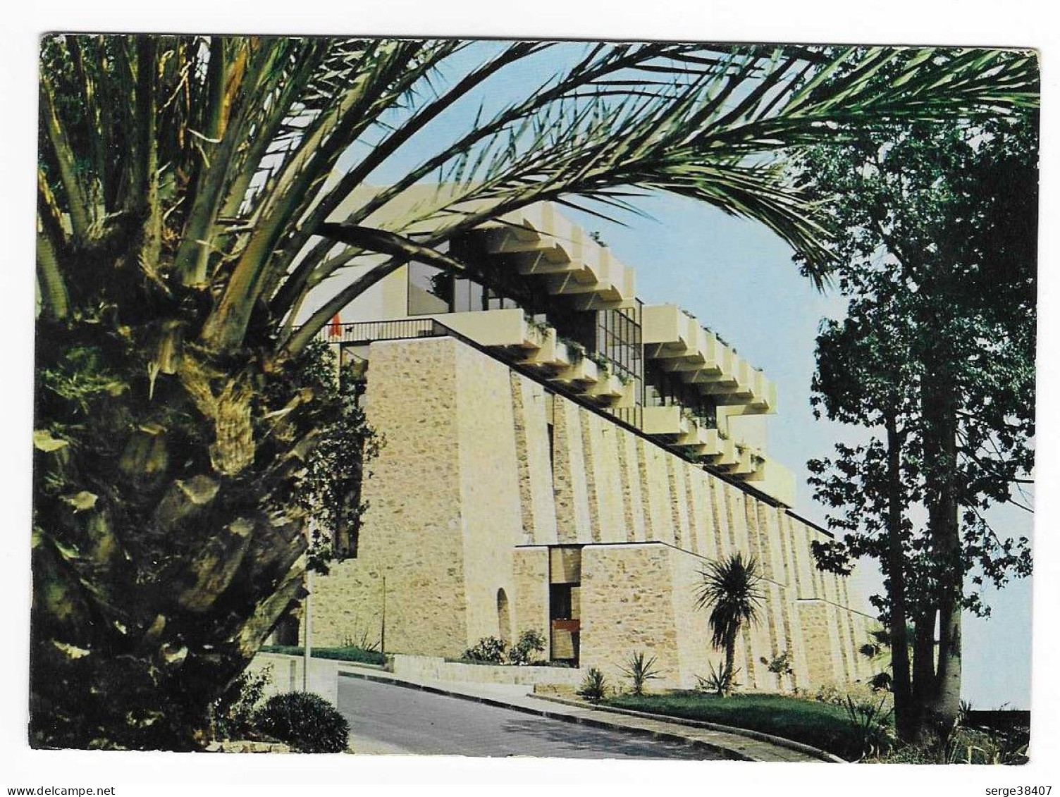 Hyères - Rue Victor Basch - Maison Familiale Des Armées - N°1731 # 11-23/22 - Hyeres