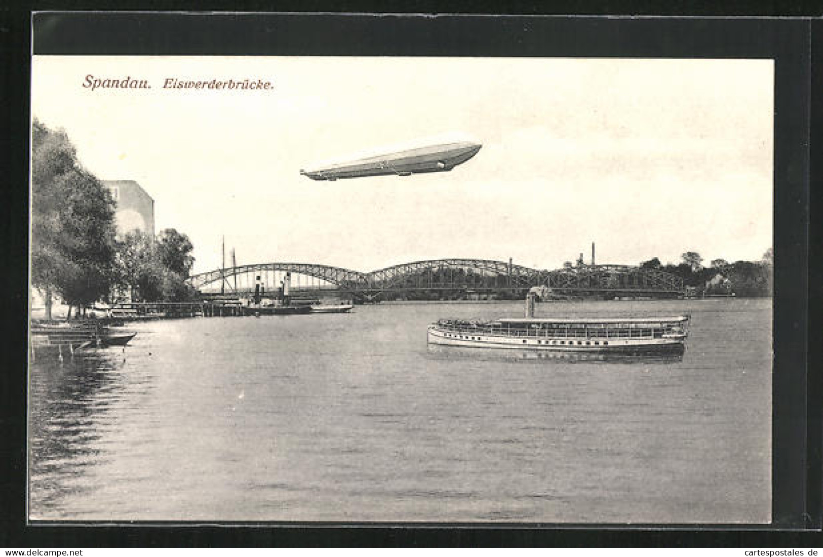AK Spandau, Eiswerderbrücke Mit Dampfer Und Zeppelin  - Dirigeables