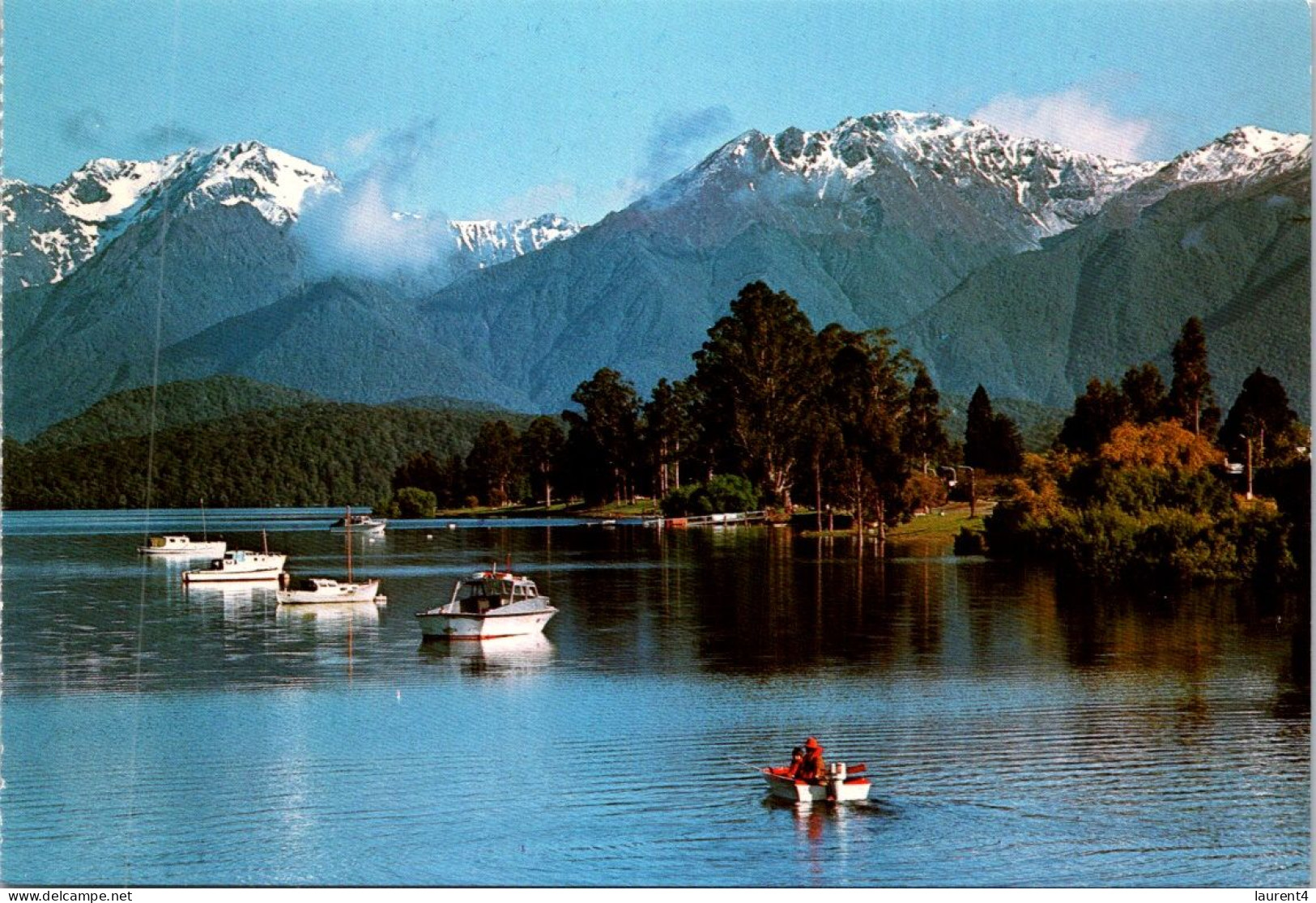 20-5-2024 (5 Z 38) New Zealand - Queenstown (2 Postcards) Boat & Lake - Nouvelle-Zélande