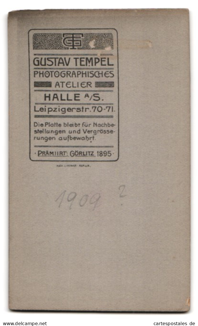Fotografie G. Tempel, Halle A. S., Leipzigerstr. 70-71, Portrait Frecher Bube Im Matrosenanzug Und Schirmmütze  - Personnes Anonymes