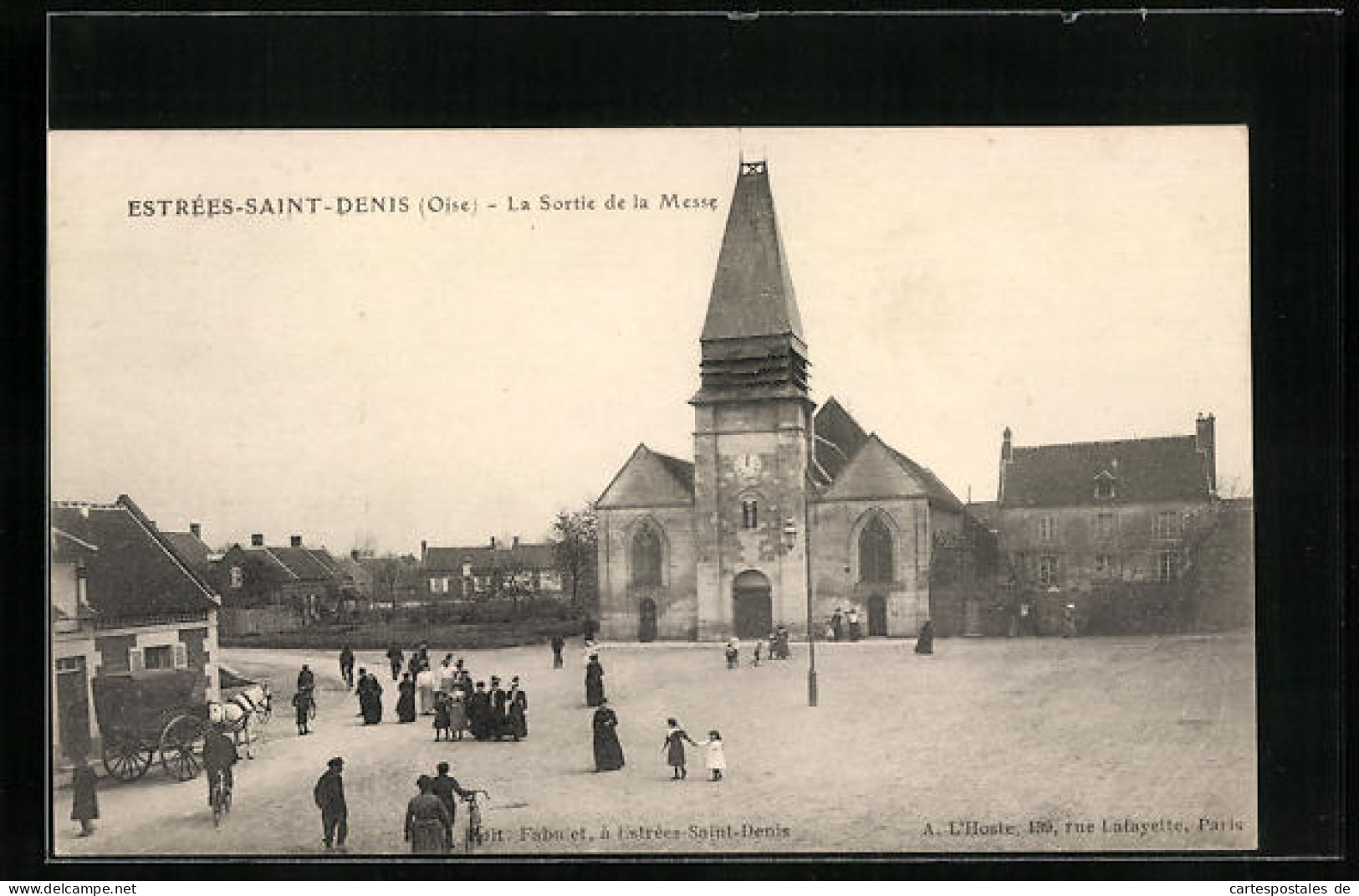 CPA Estrées-Saint-Denis, La Sortie De La Messe  - Other & Unclassified