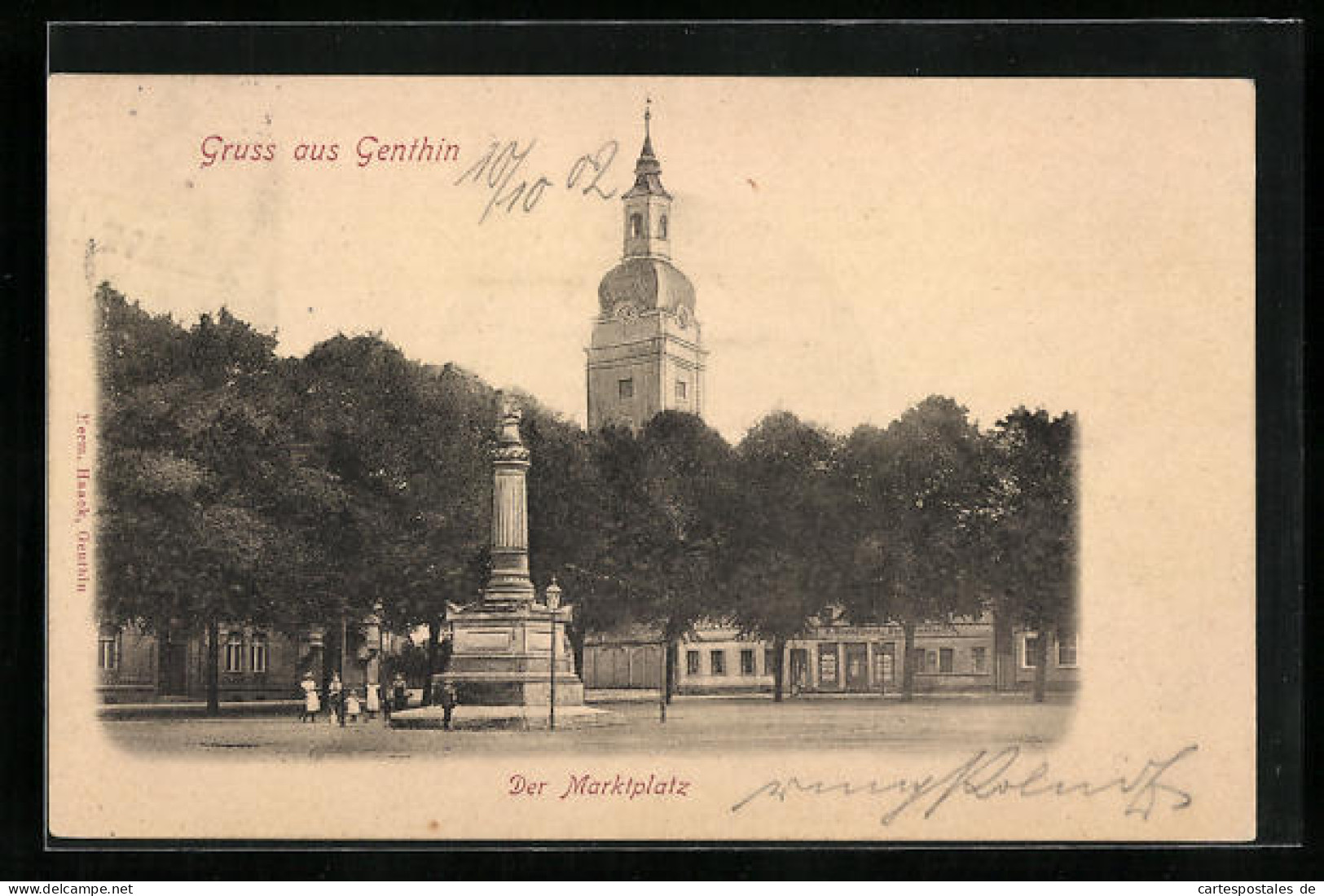 AK Genthin, Marktplatz Mit Passanten Am Denkmal  - Genthin