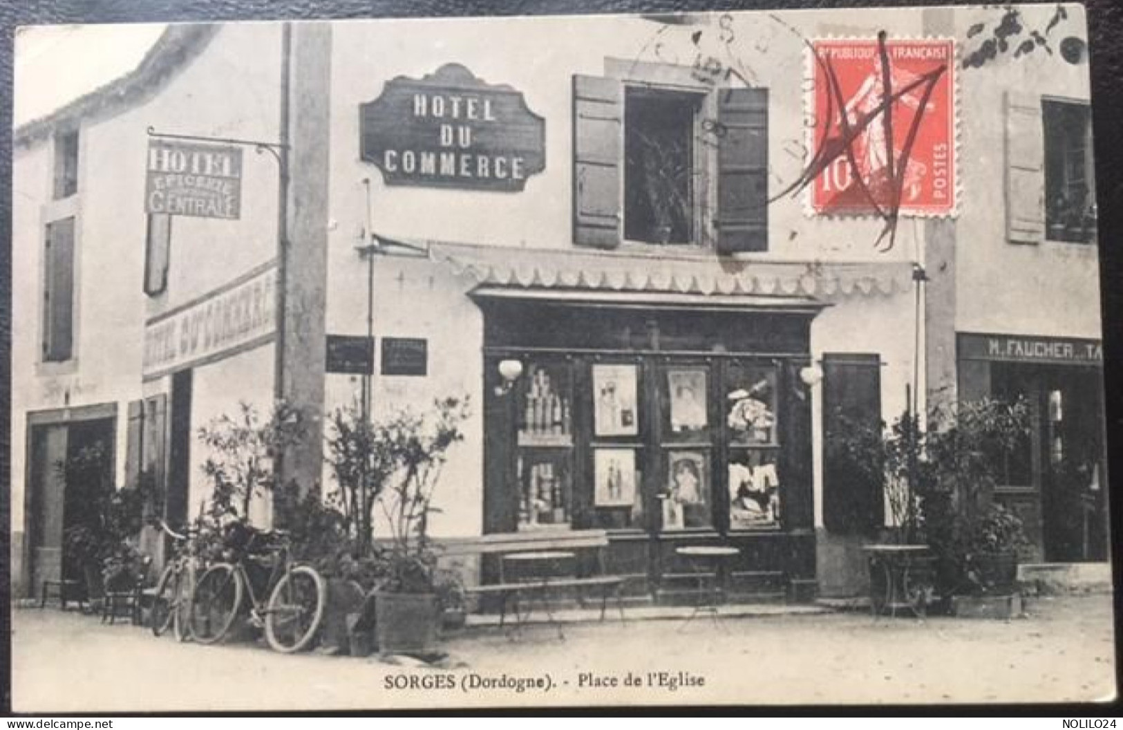Cpa 24 Dordogne, SORGES, Place De L'Eglise, Devanture Hôtel Du Commerce, épicerie Centrale, écrite En 1919? - Other & Unclassified