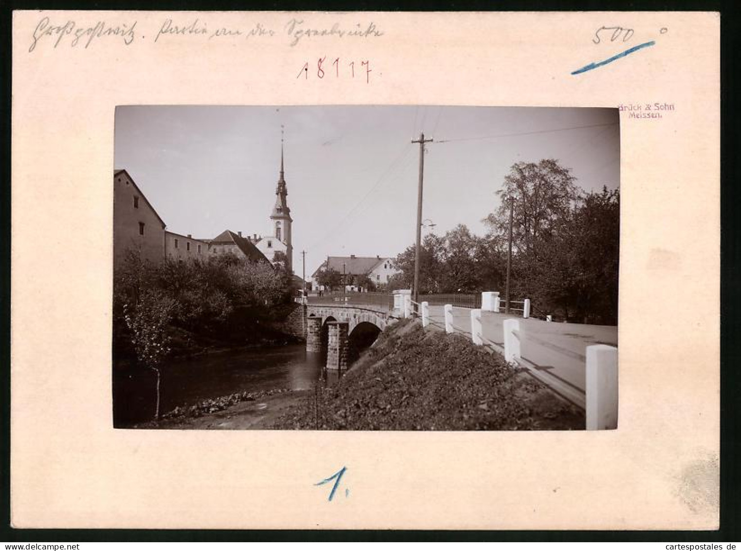 Fotografie Brück & Sohn Meissen, Ansicht Grosspostwitz, Partie An Der Spreebrücke Mit Blick Zur Kirche  - Lieux