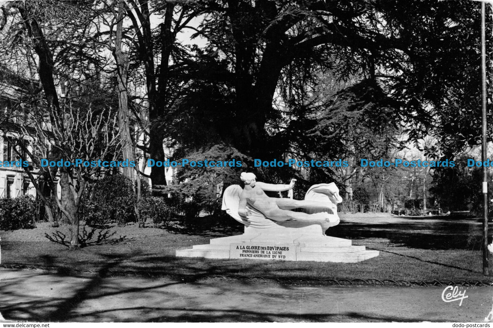 R058698 Toulouse. Haute Garonne. Un Coin Du Jardin Royal. Cely. 1954 - Monde