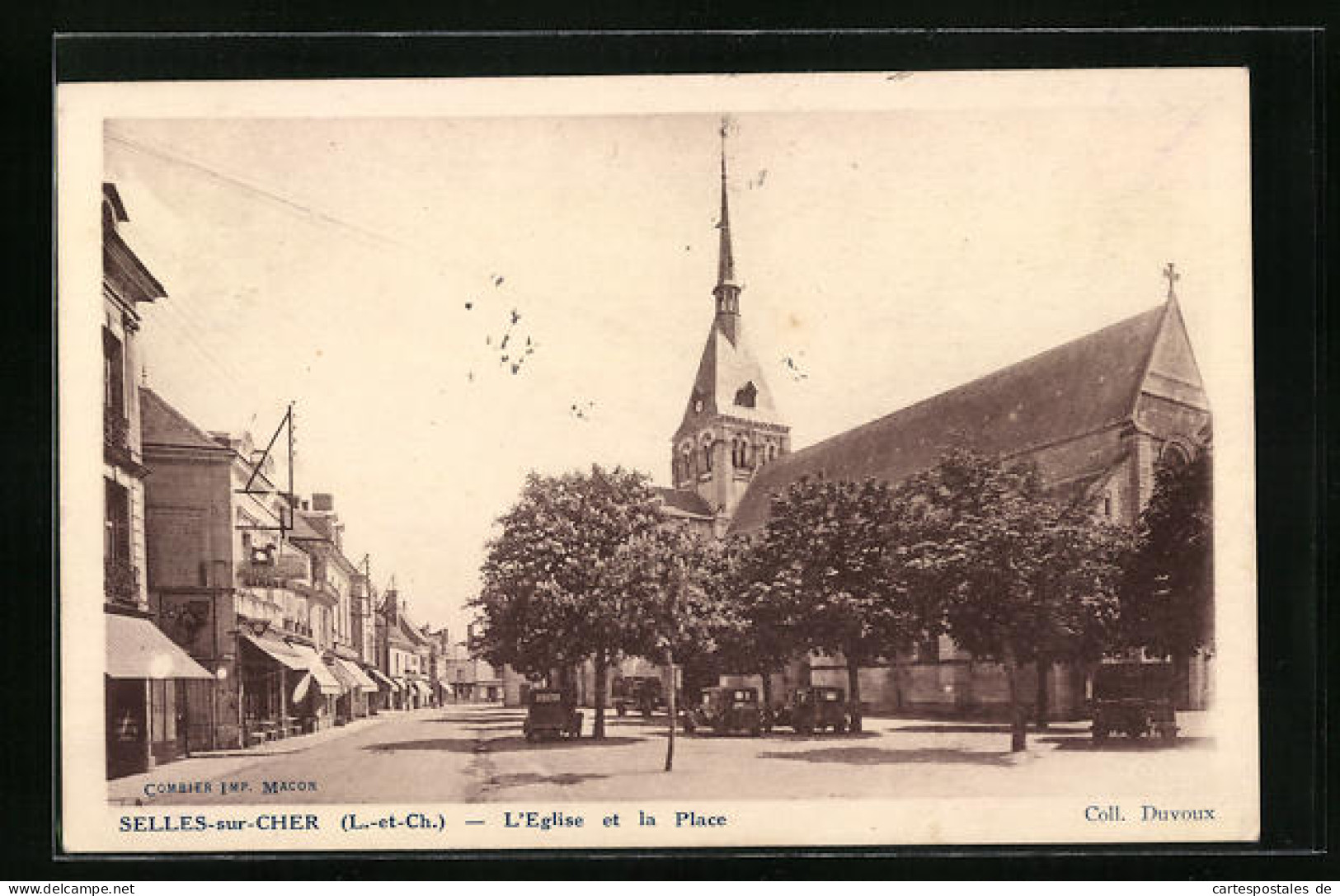 CPA Selles-sur-Cher, L`Eglise Et La Place  - Selles Sur Cher