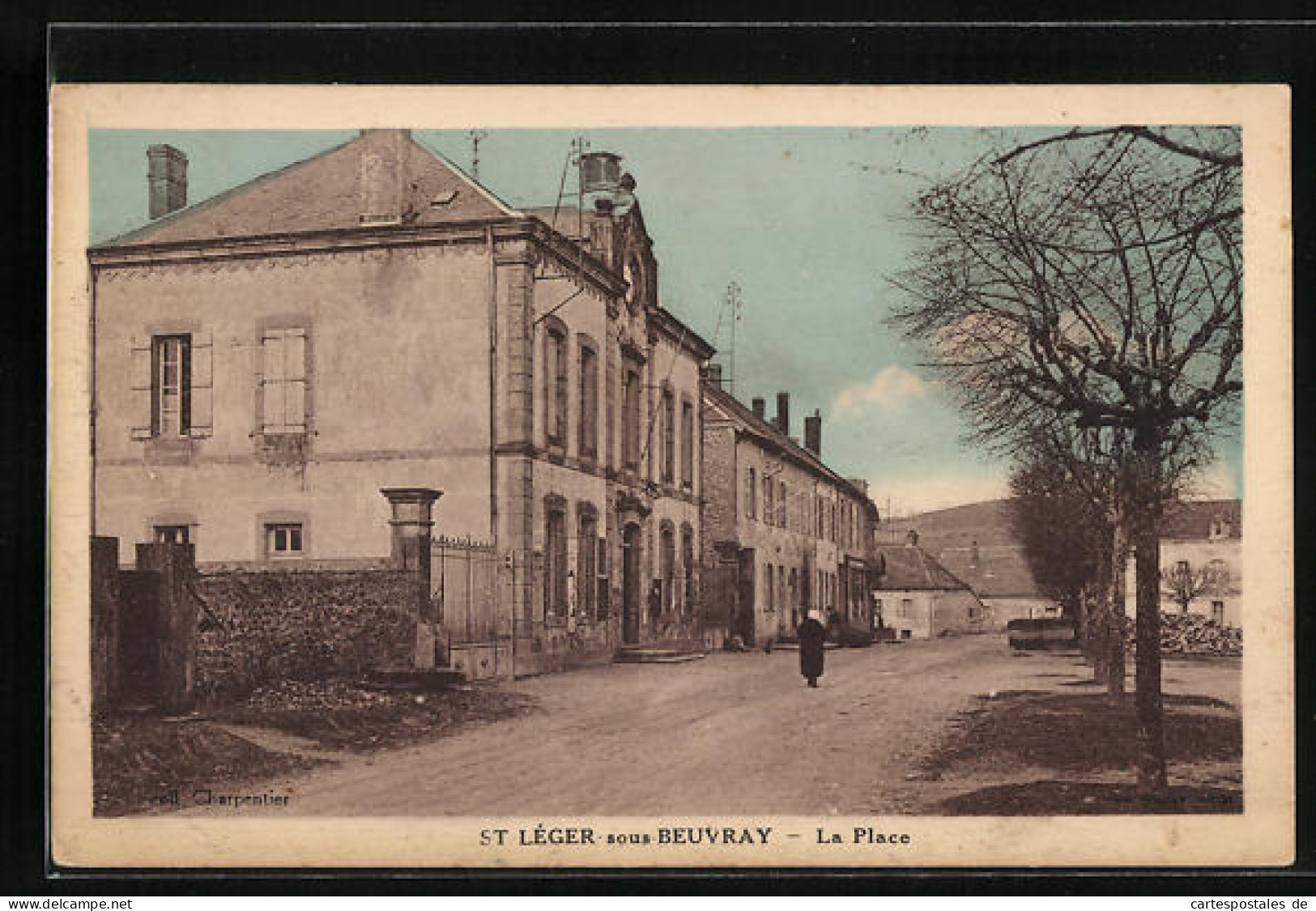 CPA St Léger-sous-Beuvray, La Place  - Autres & Non Classés