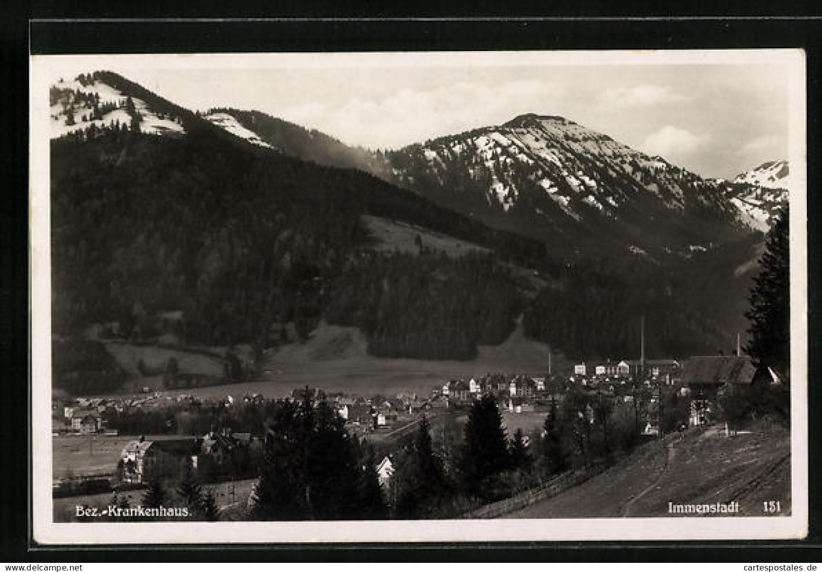 AK Immenstadt /Allgäu, Ortsansicht Gegen Mittag-Steineberg Und Stuiben Mit Dem Bezirkskrankenhaus  - Immenstadt