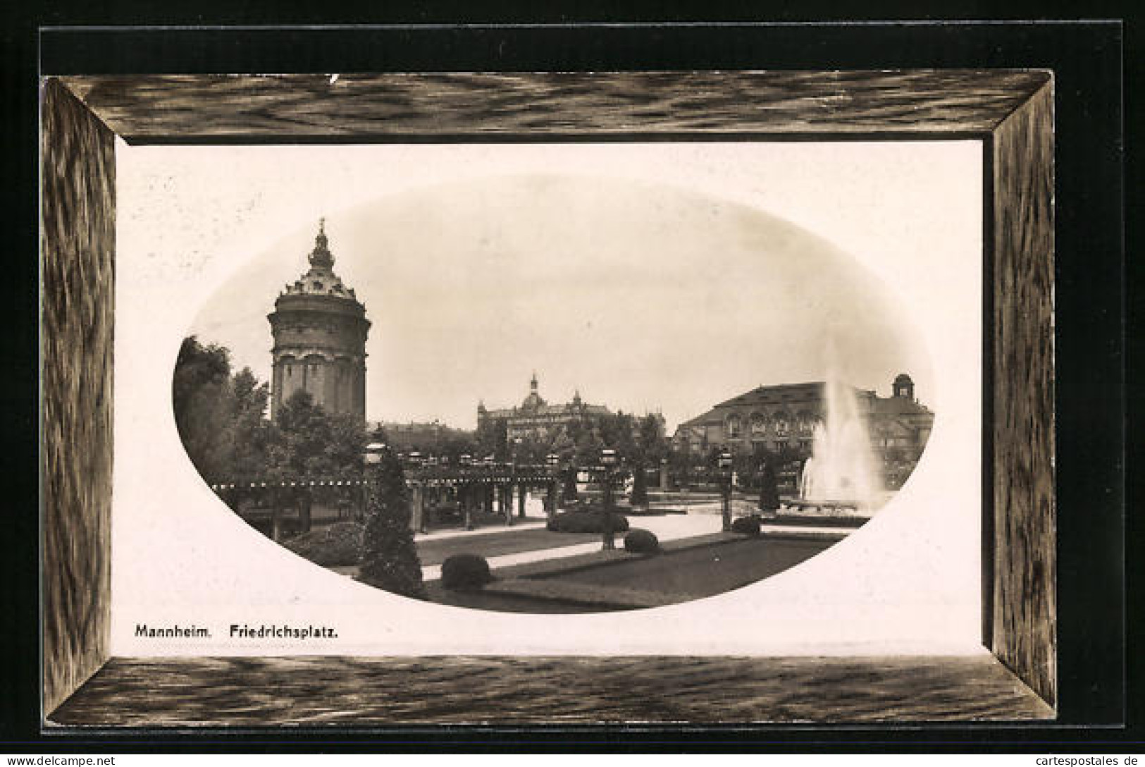Passepartout-Präge-AK Mannheim, Ortspartie Mit Springbrunnen Und Turm  - Mannheim