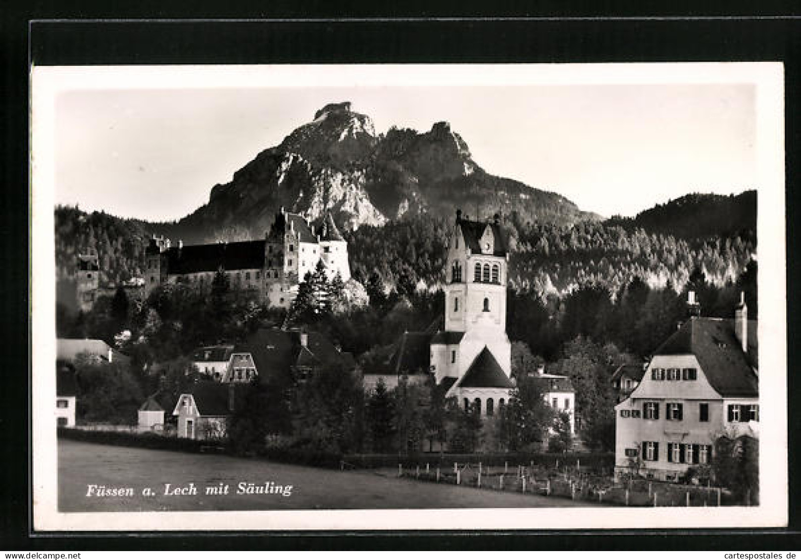 AK Füssen A. Lech, Ortspartie Mit Dem Schloss  - Fuessen