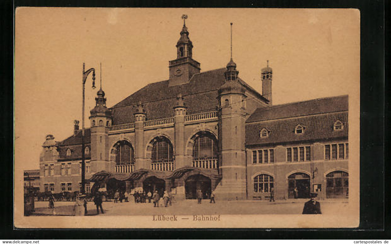 AK Lübeck, Der Bahnhof Mit Türmen  - Luebeck