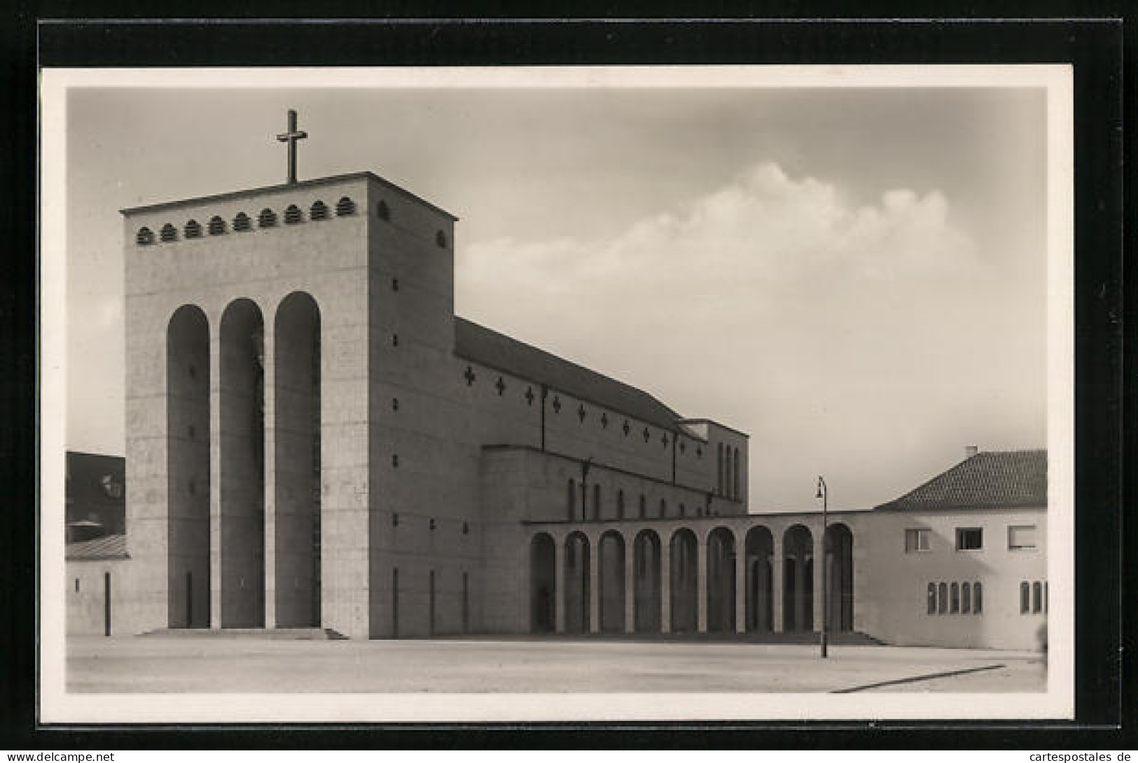 AK Frankfurt-Bockenheim, Die Frauen-Friedenskirche  - Frankfurt A. Main