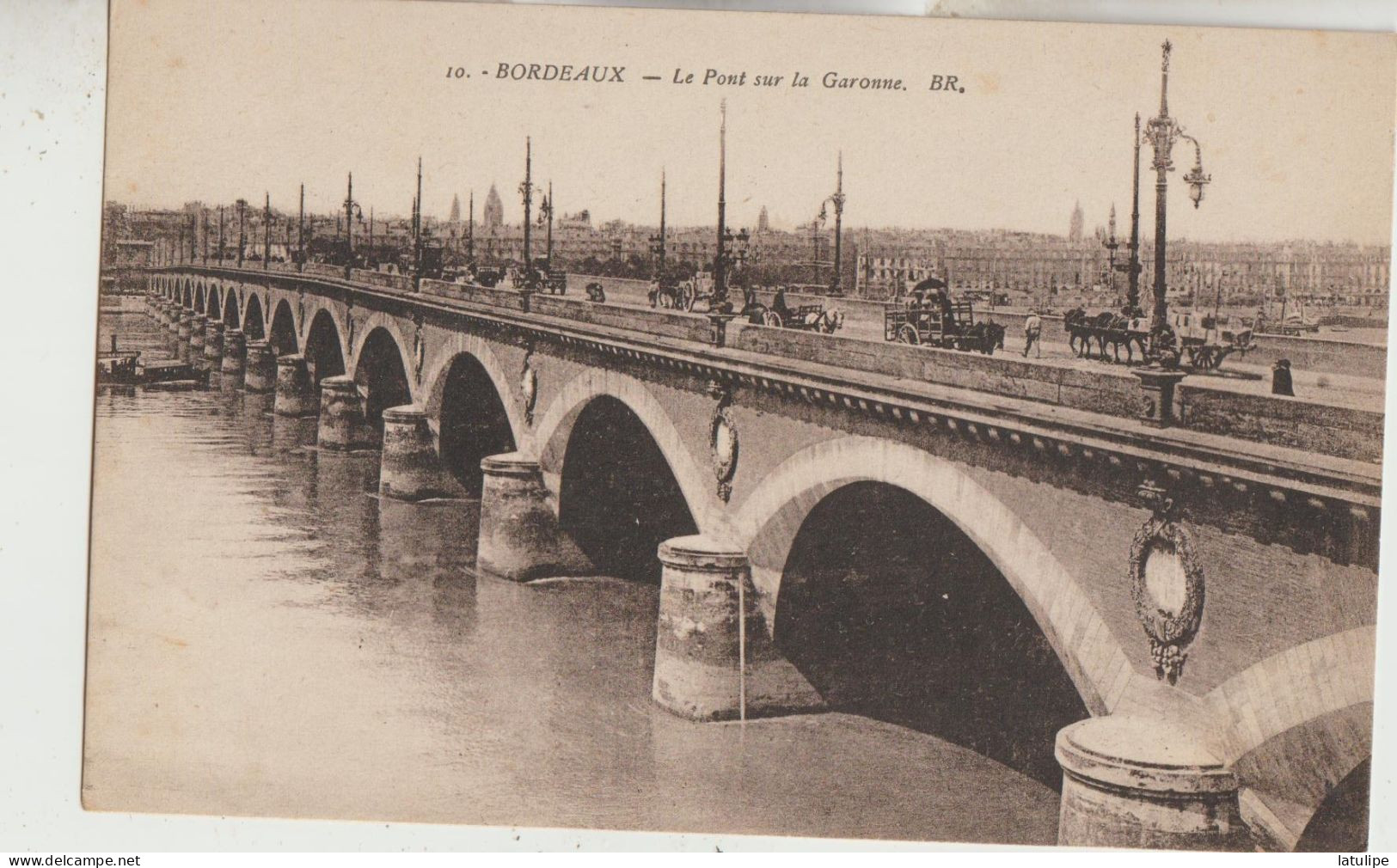 Bordeaux  33  Carte Non Circulée_Le Pont Sur La Garonne  Tres Tres Animé_Nombreux Attelages - Bordeaux