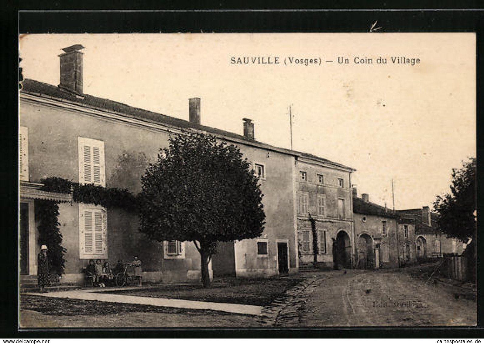 CPA Sauville, Un Coin Du Village  - Autres & Non Classés
