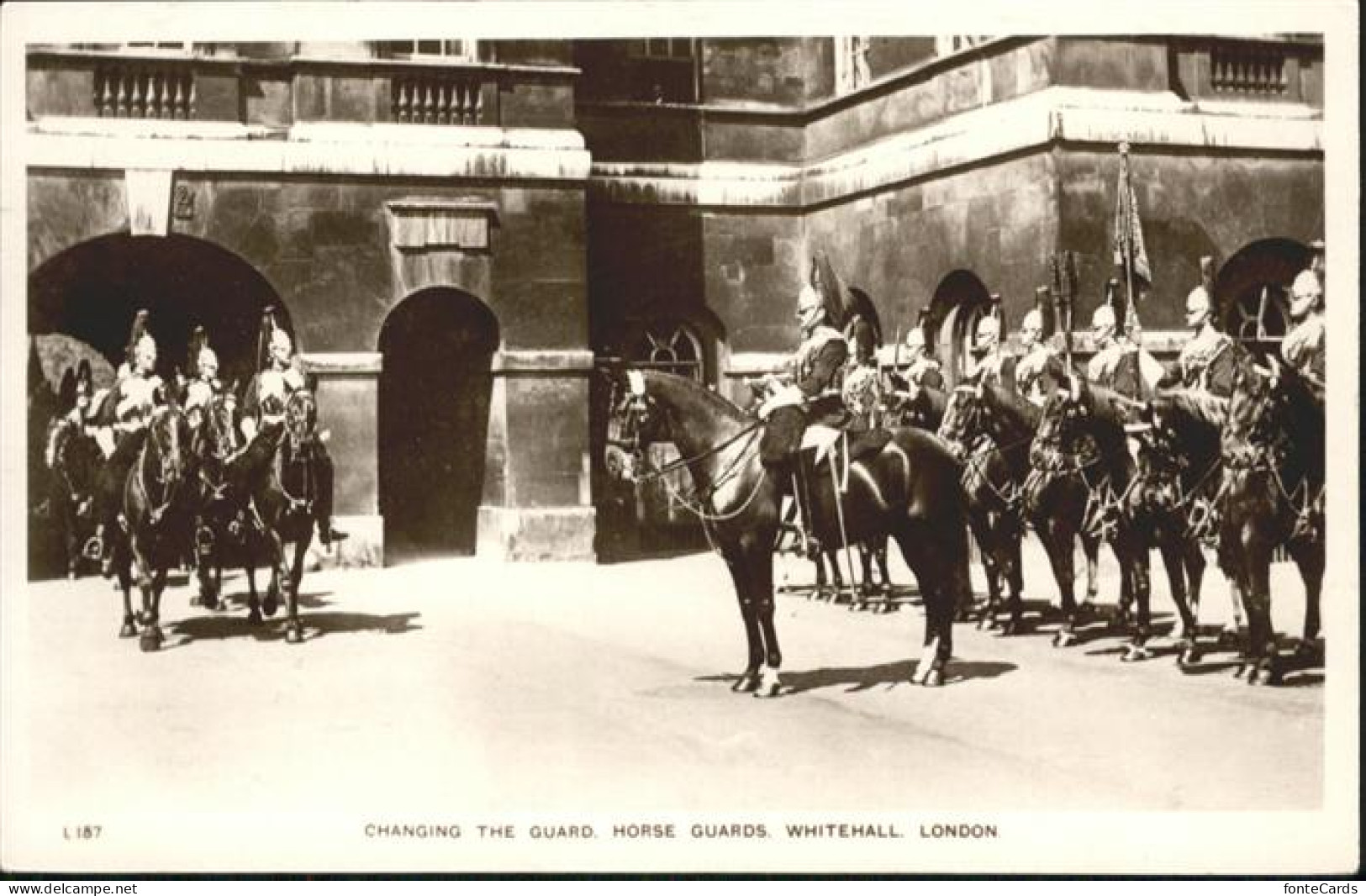 10990027 London Changing Guard Horse Guards Whitehall - Sonstige & Ohne Zuordnung