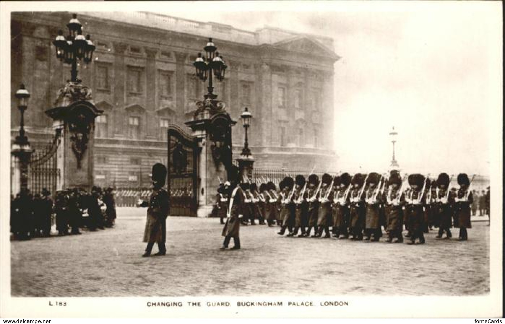 10990026 London Changing Guard Buckingham Palace - Other & Unclassified