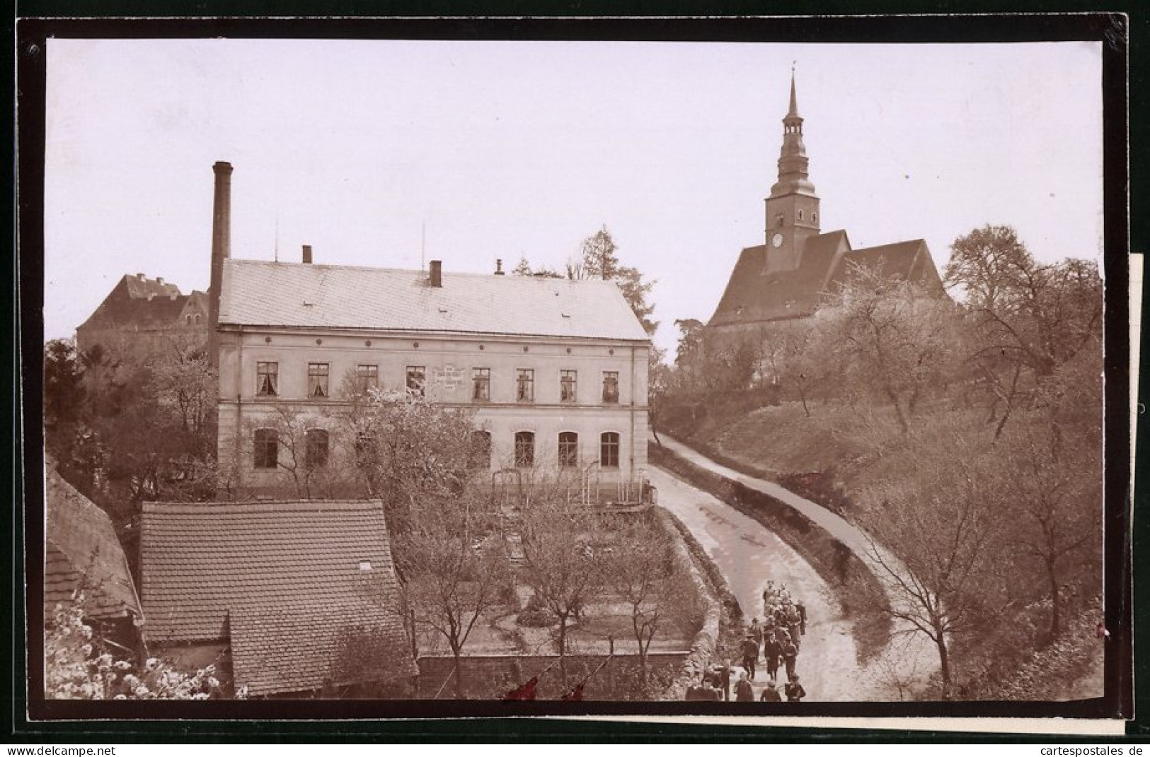 Fotografie Brück & Sohn Meissen, Ansicht Taubenheim B. Meissen, Weg Zur Schule Und Kirche, Schulkinder, Spiegelverkeh  - Lieux