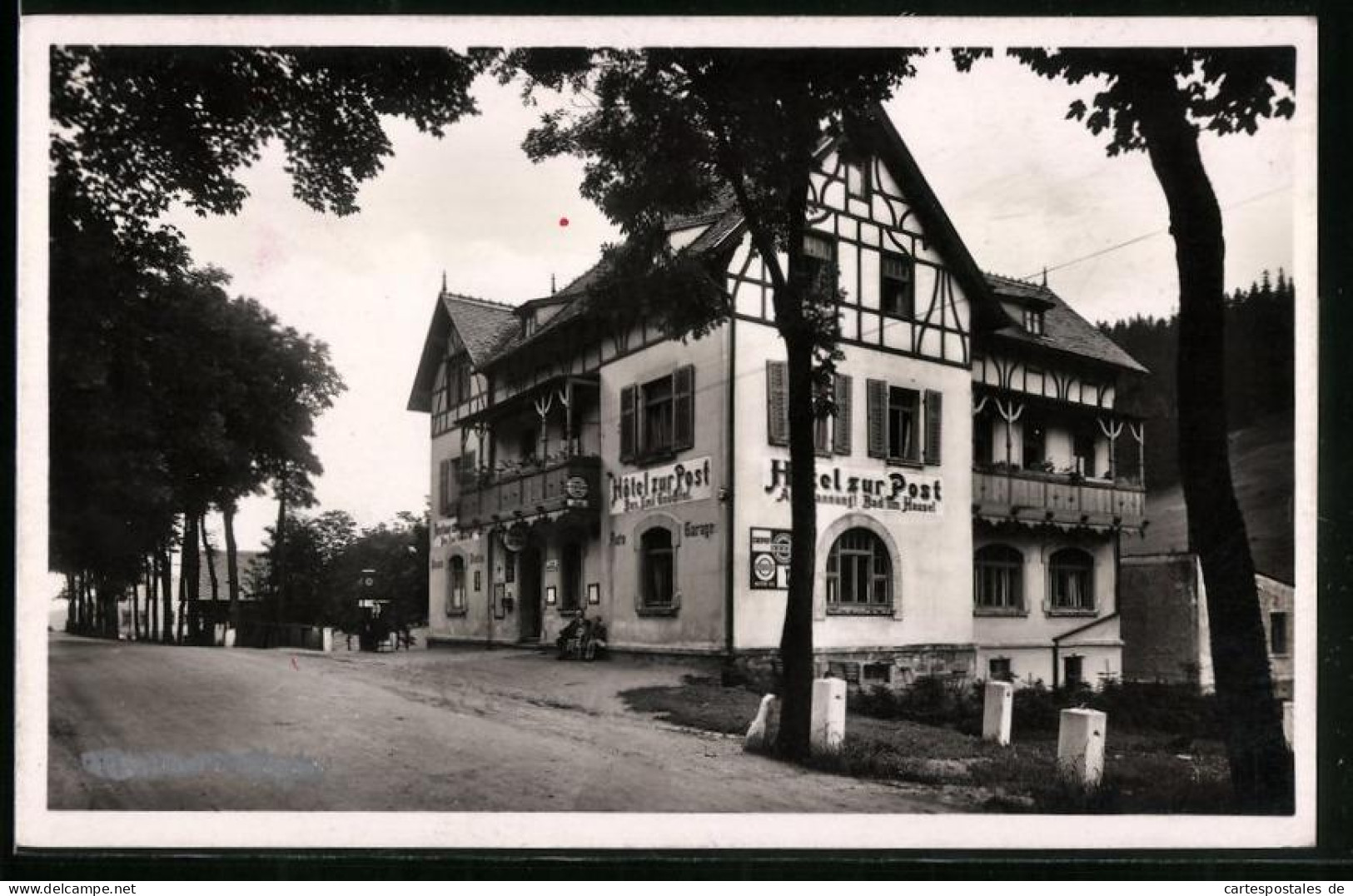 Fotografie Brück & Sohn Meissen, Ansicht Wildenthal I. Erzg., Strassenpartie Am Hotel Zur Post  - Lieux