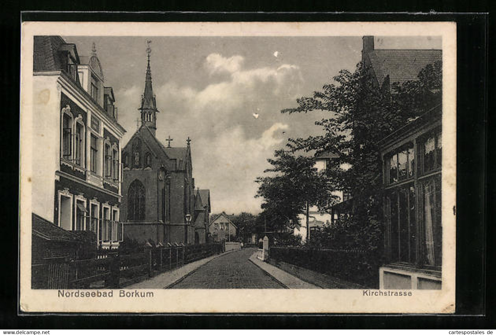 AK Borkum, Strassenpartie Der Kirchstrasse Mit Wohnhäusern  - Borkum