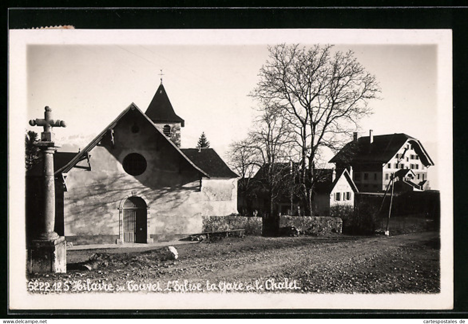 CPA Saint-Hilaire-du-Touvet, L`Eglise, La Gare Et Le Chalet  - Saint-Hilaire-du-Touvet