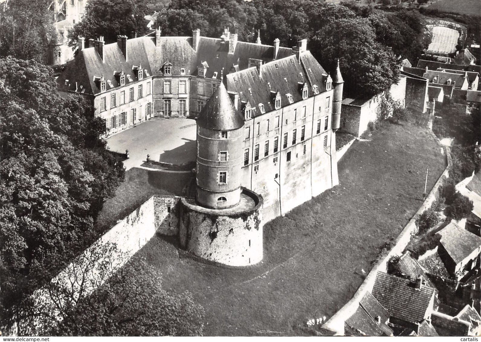 18-CHATEAUNEUF SUR CHER-LE CHÂTEAU-N 587-D/0365 - Chateauneuf Sur Cher