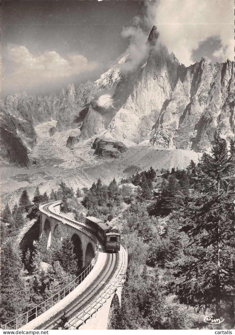 74-CHAMONIX-TRAIN DE LA MER DE GLACE-N 593-B/0033 - Chamonix-Mont-Blanc