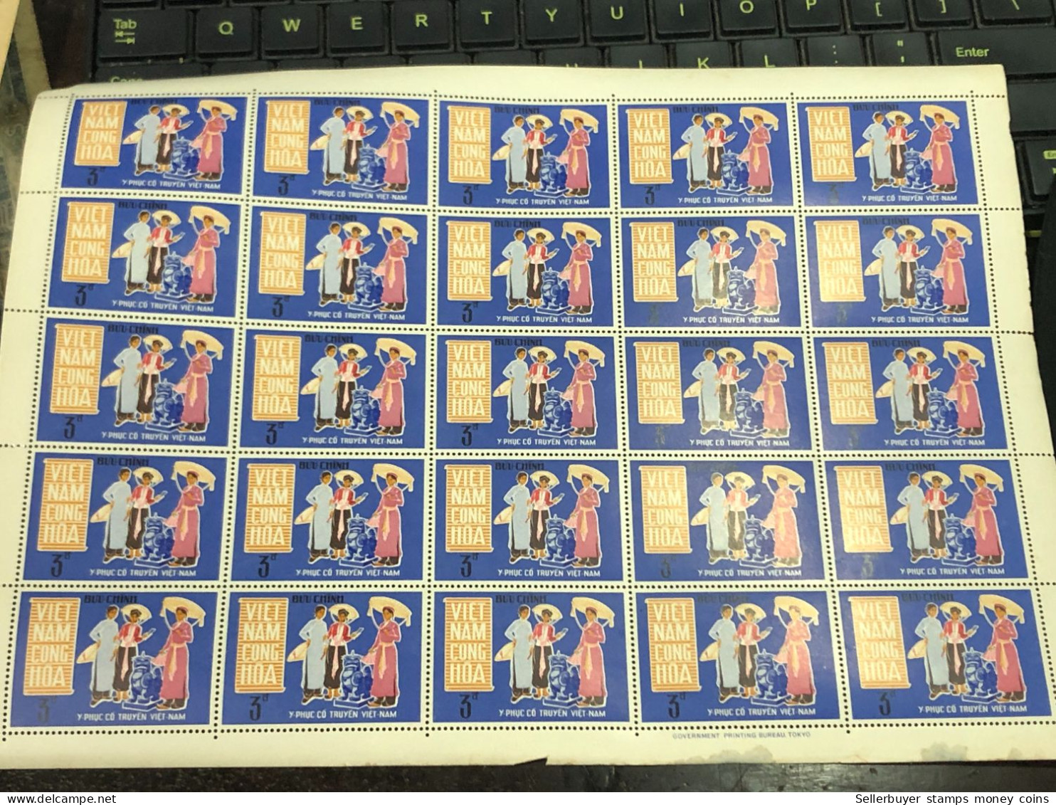 Vietnam South Sheet Stamps Before 1975(3$ Costumes Traditionnelle 1970) 1 Pcs25 Stamps Quality Good - Viêt-Nam