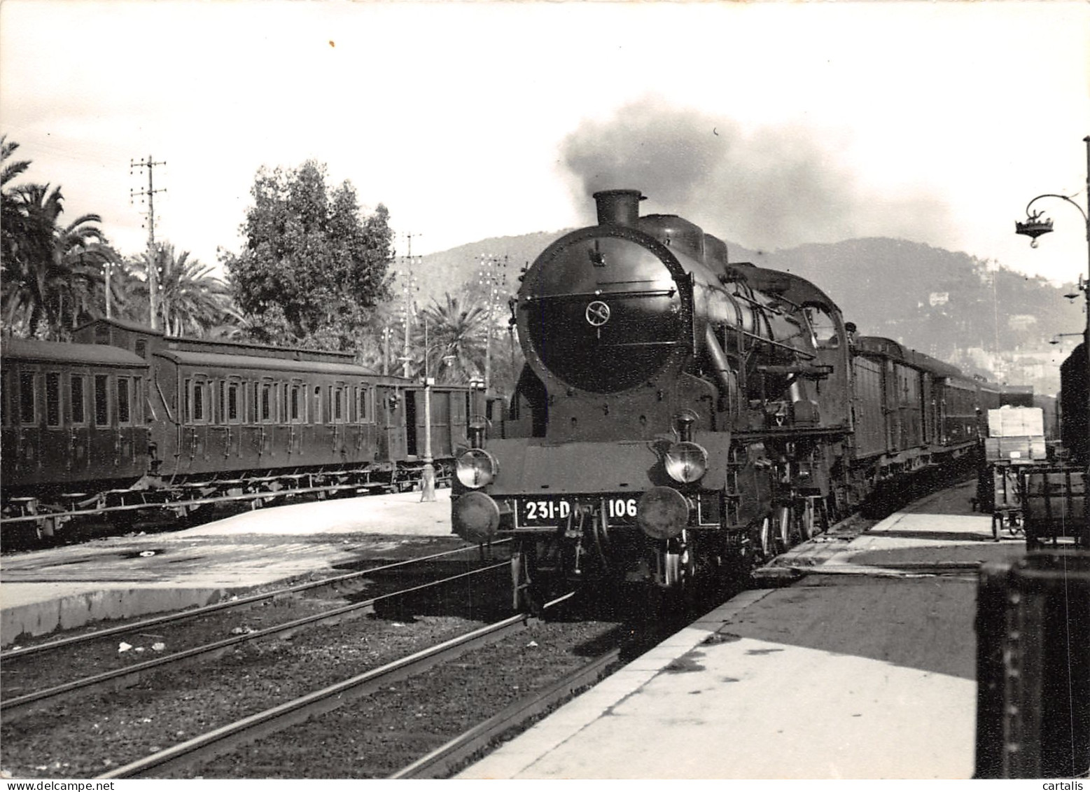 06-CANNES-GARE-LOCOMOTIVE-N 596-C/0053 - Cannes