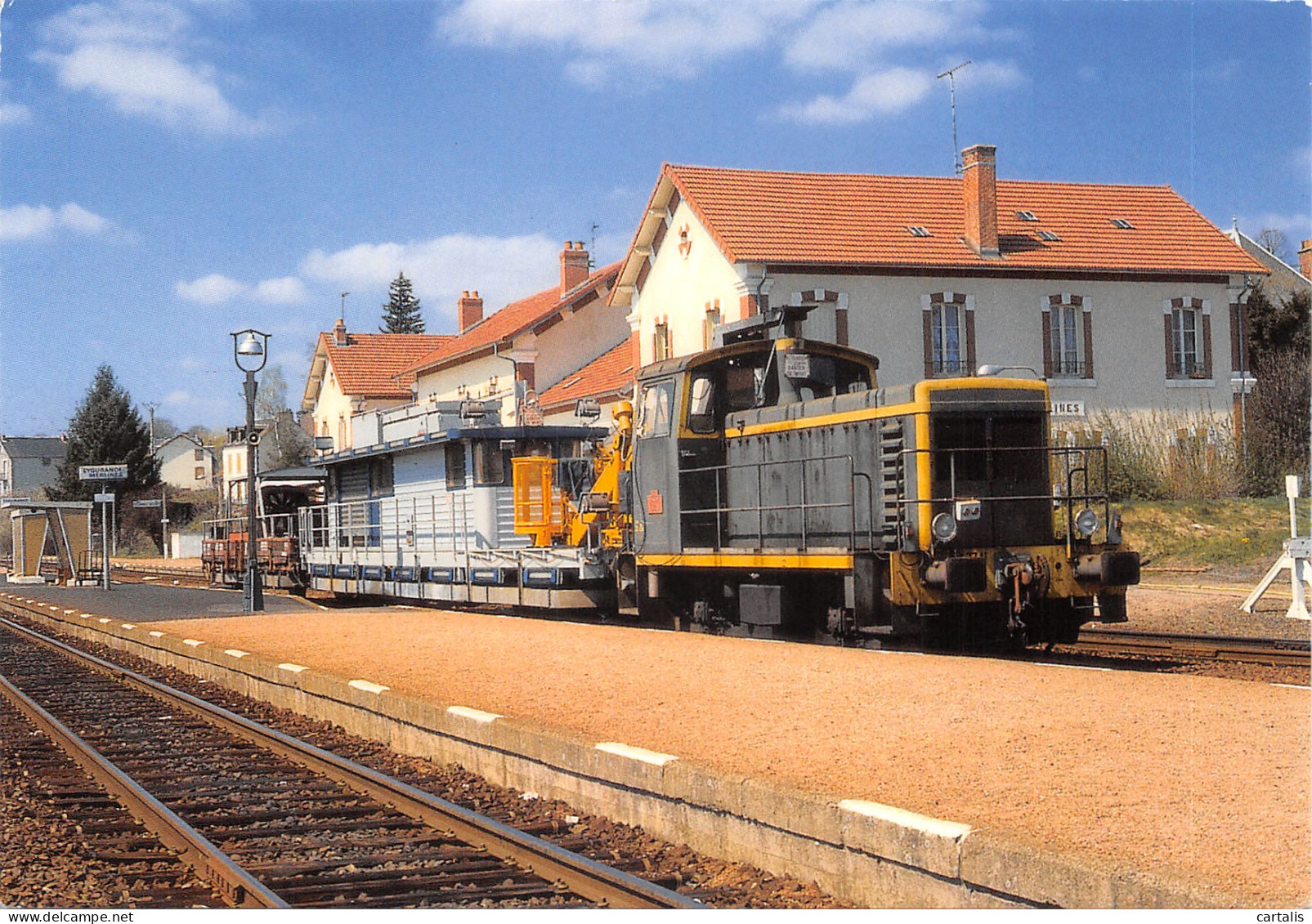 19-EYGURANDE MERLINES-AUTORAIL-N 597-D/0323 - Eygurande