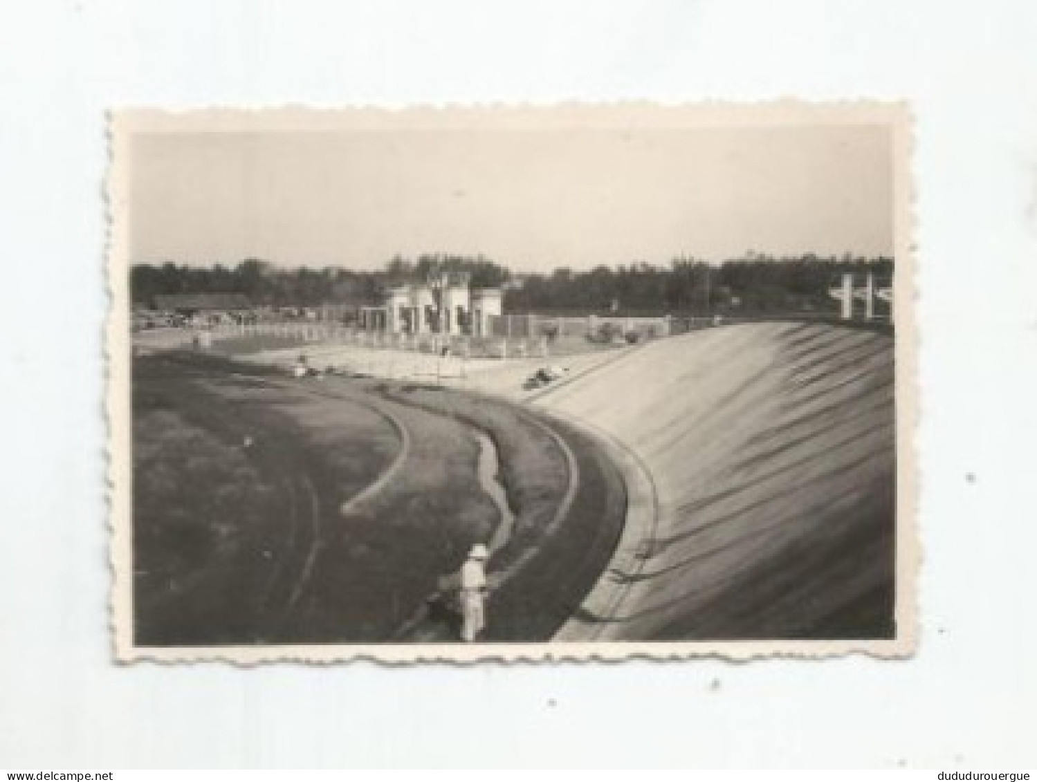 VIETNAM , INDOCHINE , HUE  : LE STADE EN COURS DE TRAVAUX LE 18 FEVRIER 1936 - Asien