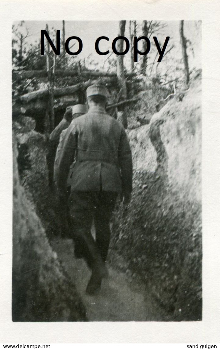 PHOTO FRANCAISE - POILUS DANS UNE TRANCHEE DU BOIS SABOT A SOUAIN PRES DE PERTHES - HURLUS MARNE GUERRE 1914 1918 - Guerre, Militaire