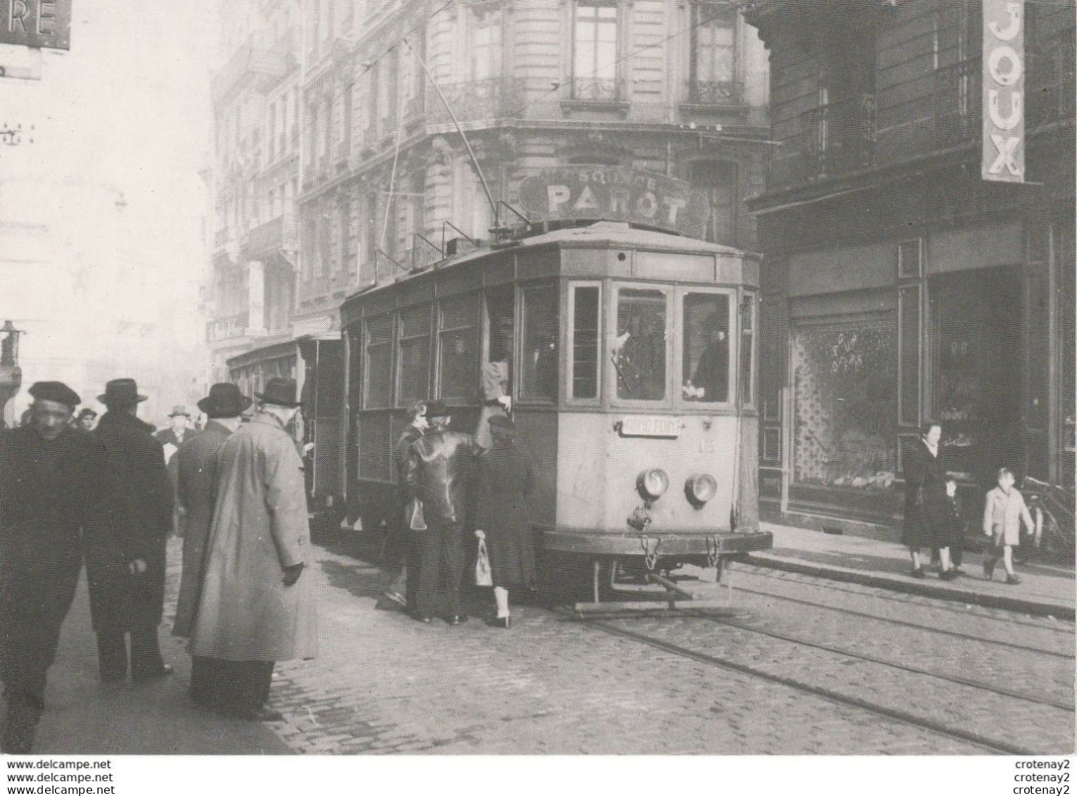 42 St Etienne CPM VOIR DOS Tramways Ligne Dorian Le Rond Point Motrice TE Rue Michelet En 1949 PUB PAROT - Saint Etienne